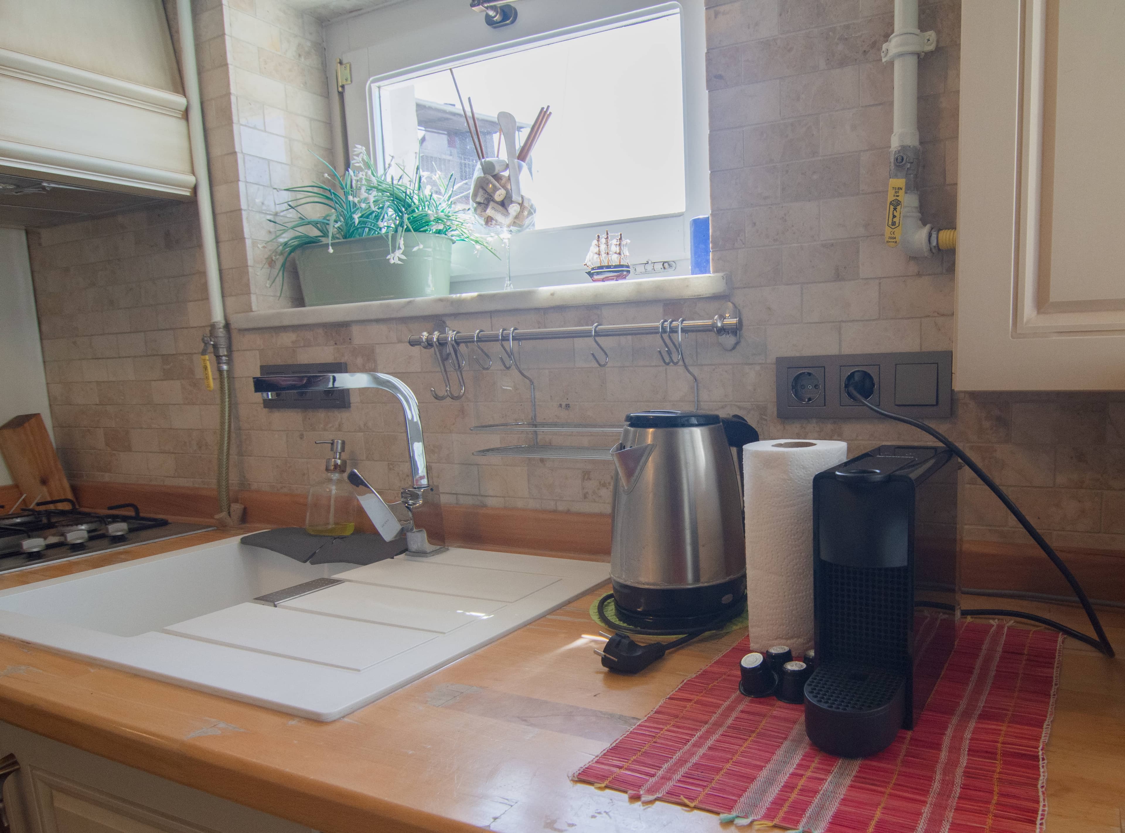 Stylish City Getaway-Explore the Urban Delights, möbliertes Apartment in Beyoğlu, Istanbul — image 20