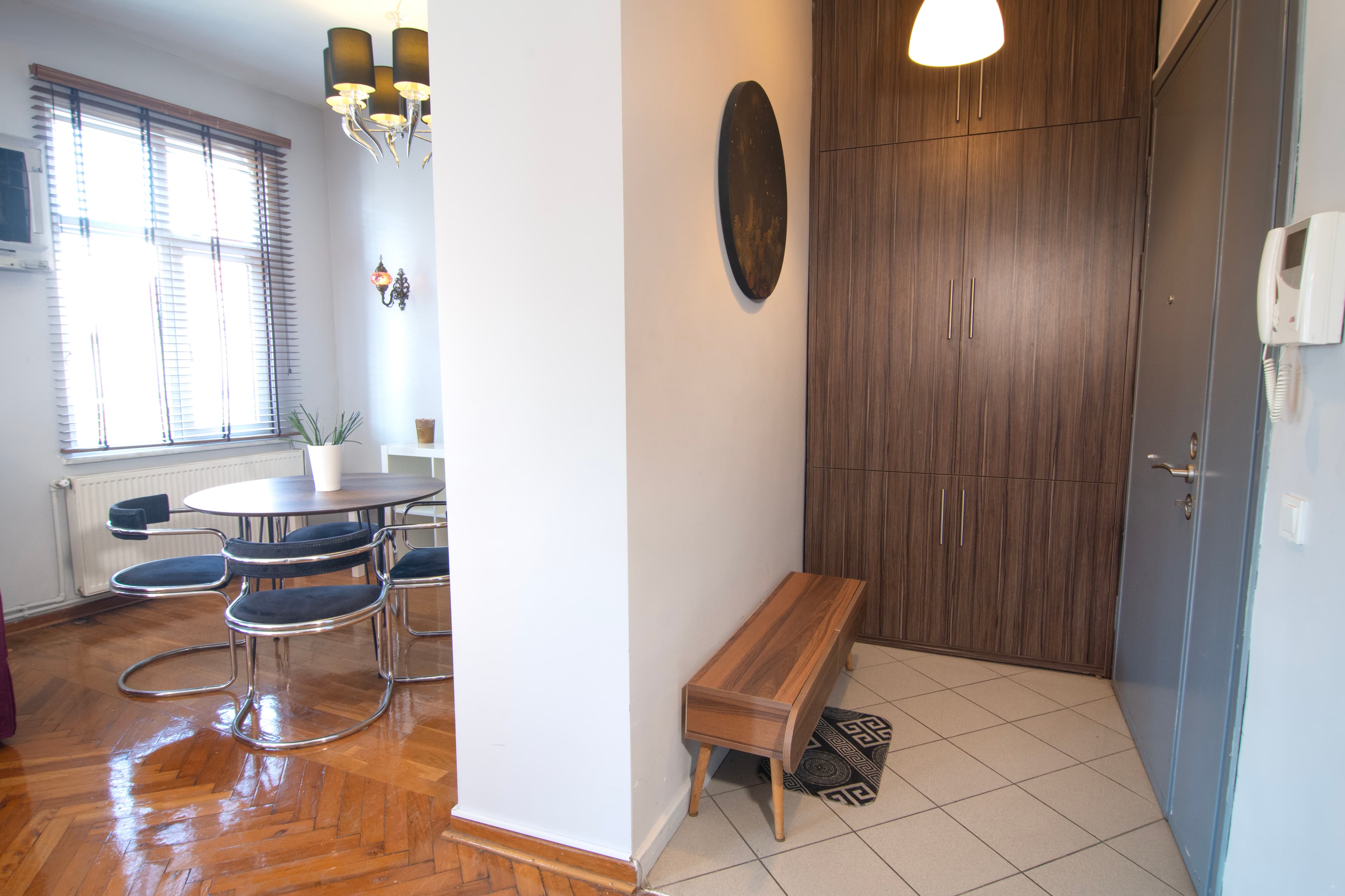 4min to Osmanbey 2 BR apart,4th floor with balcony — image 17