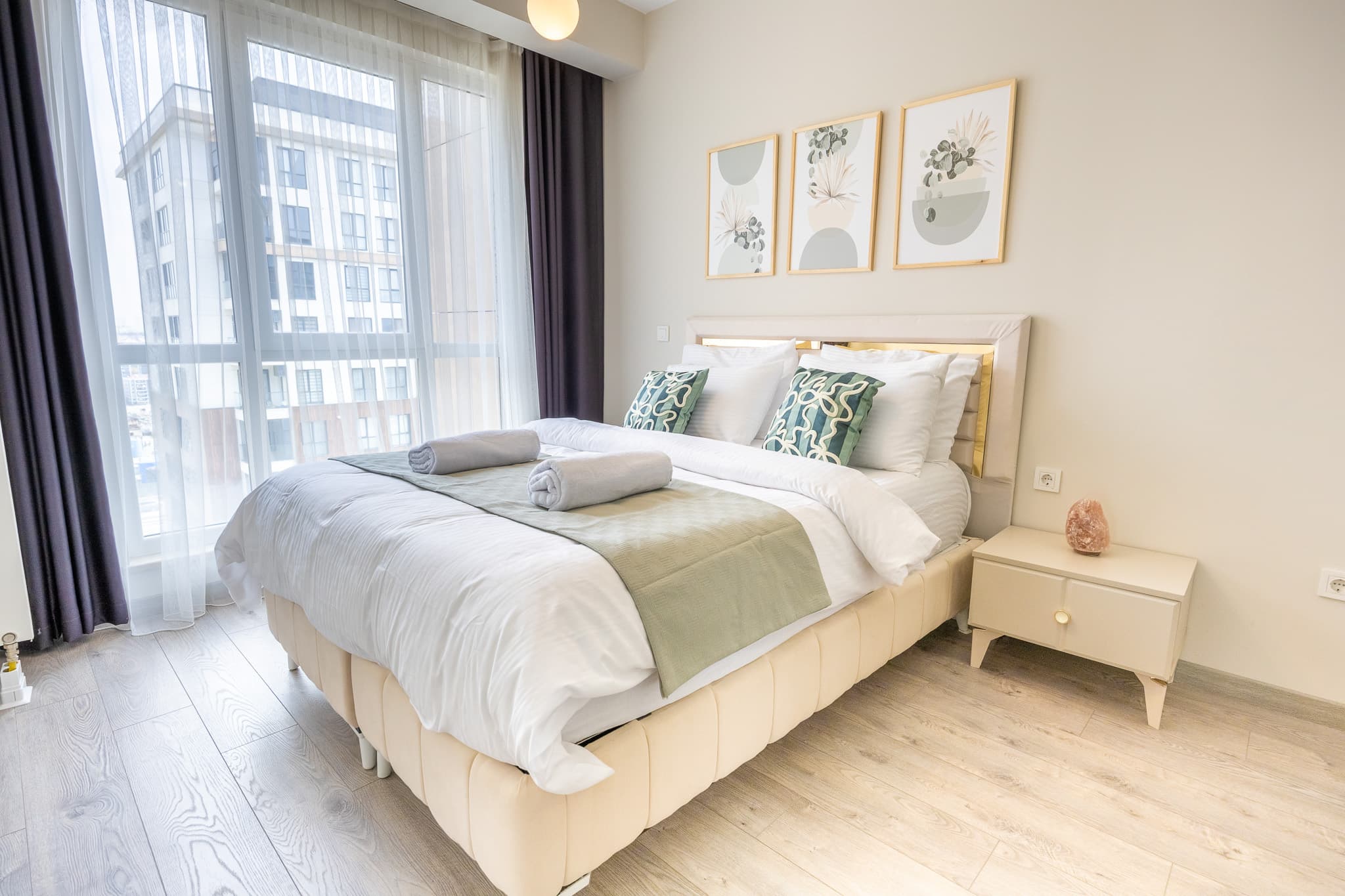 Elegant 3 bdr apartment with balcony  — image 8