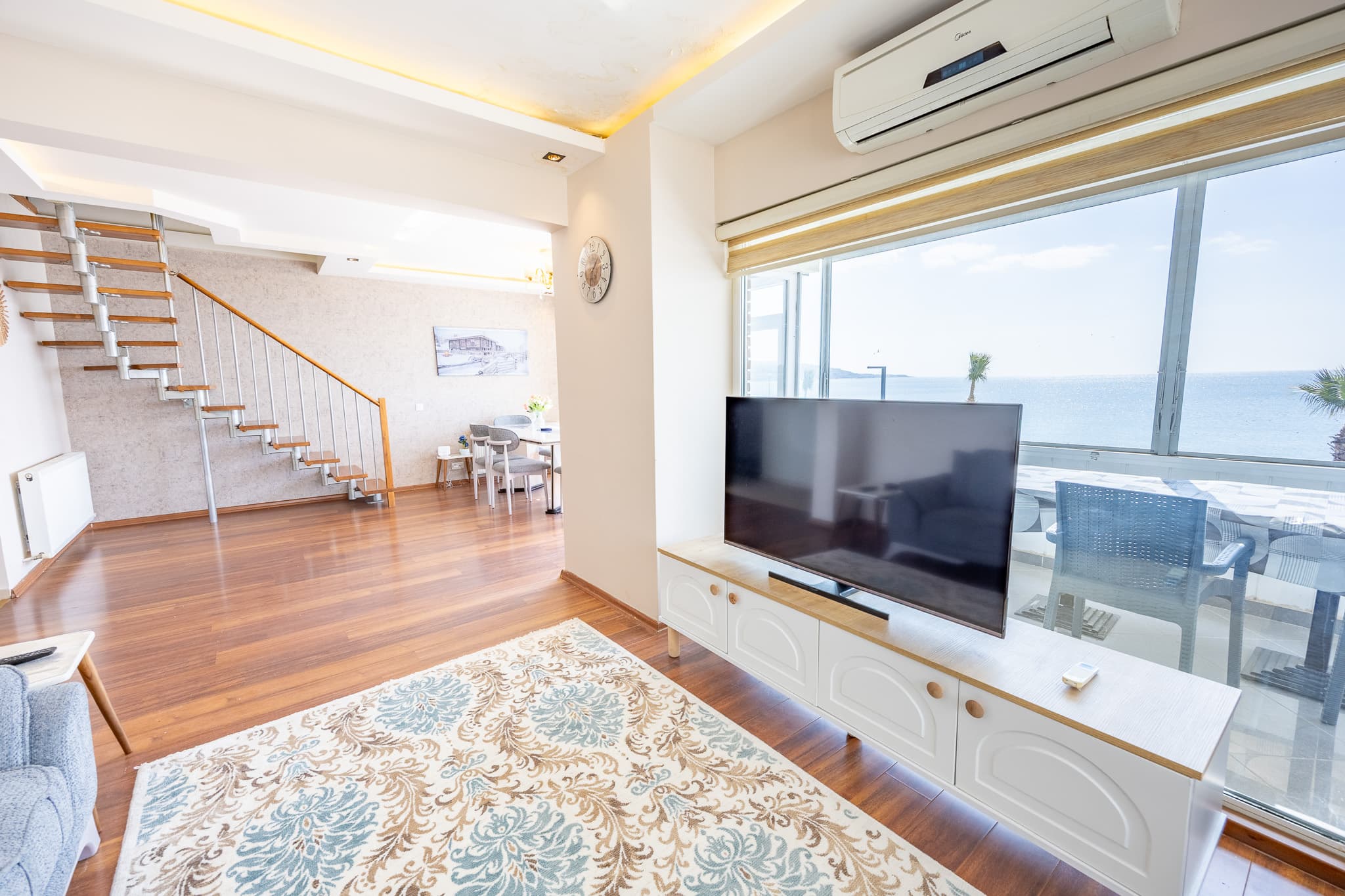 Seaside 3-Bedroom Duplex with Jacuzzi, möbliertes Apartment in Büyükçekmece, Istanbul — image 5