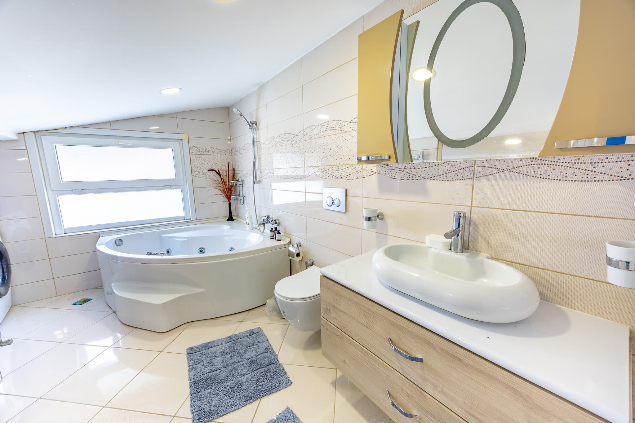 Seaside 3-Bedroom Duplex with Jacuzzi, möbliertes Apartment in Büyükçekmece, Istanbul — image 28