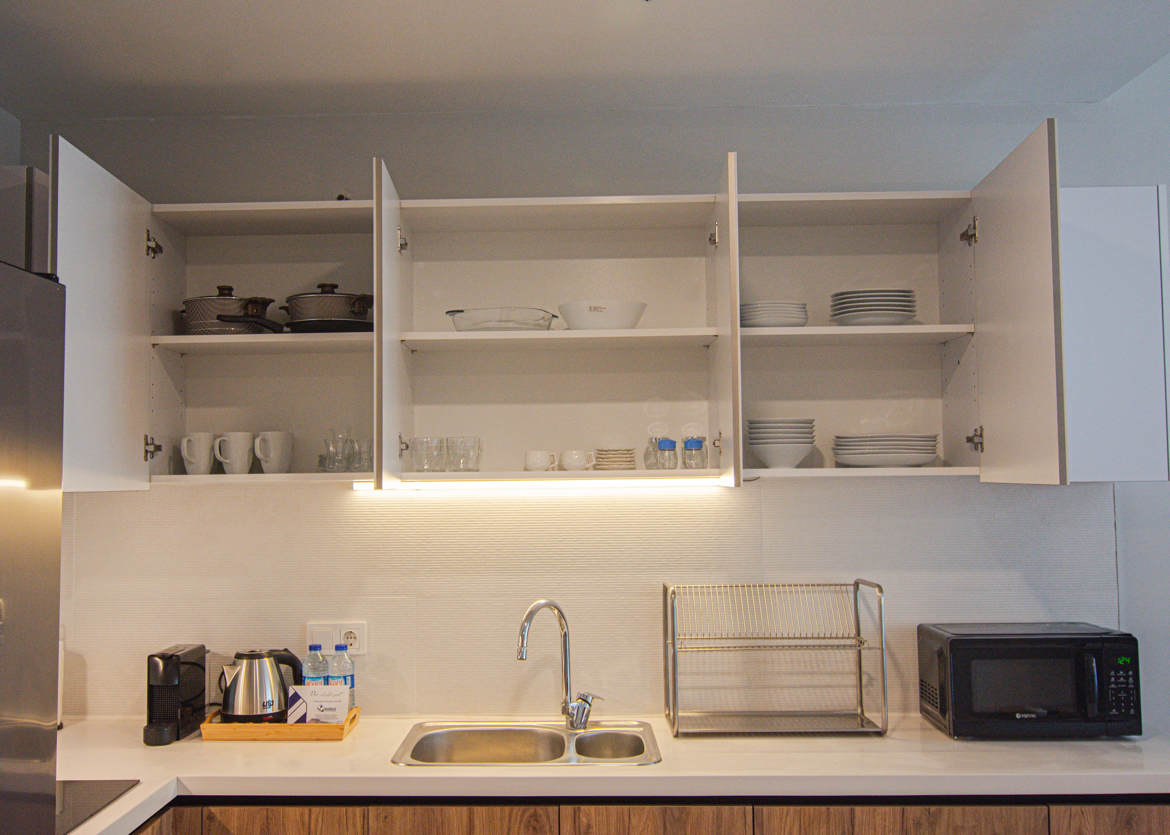 Cozy Retreat: Stylish 1BR Apt — image 9