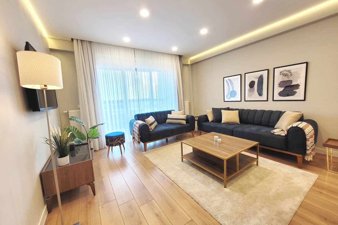 Relax Unwind: Inviting 2BR Apt, Cozy Interiors, möbliertes Apartment in Küçükçekmece, Istanbul