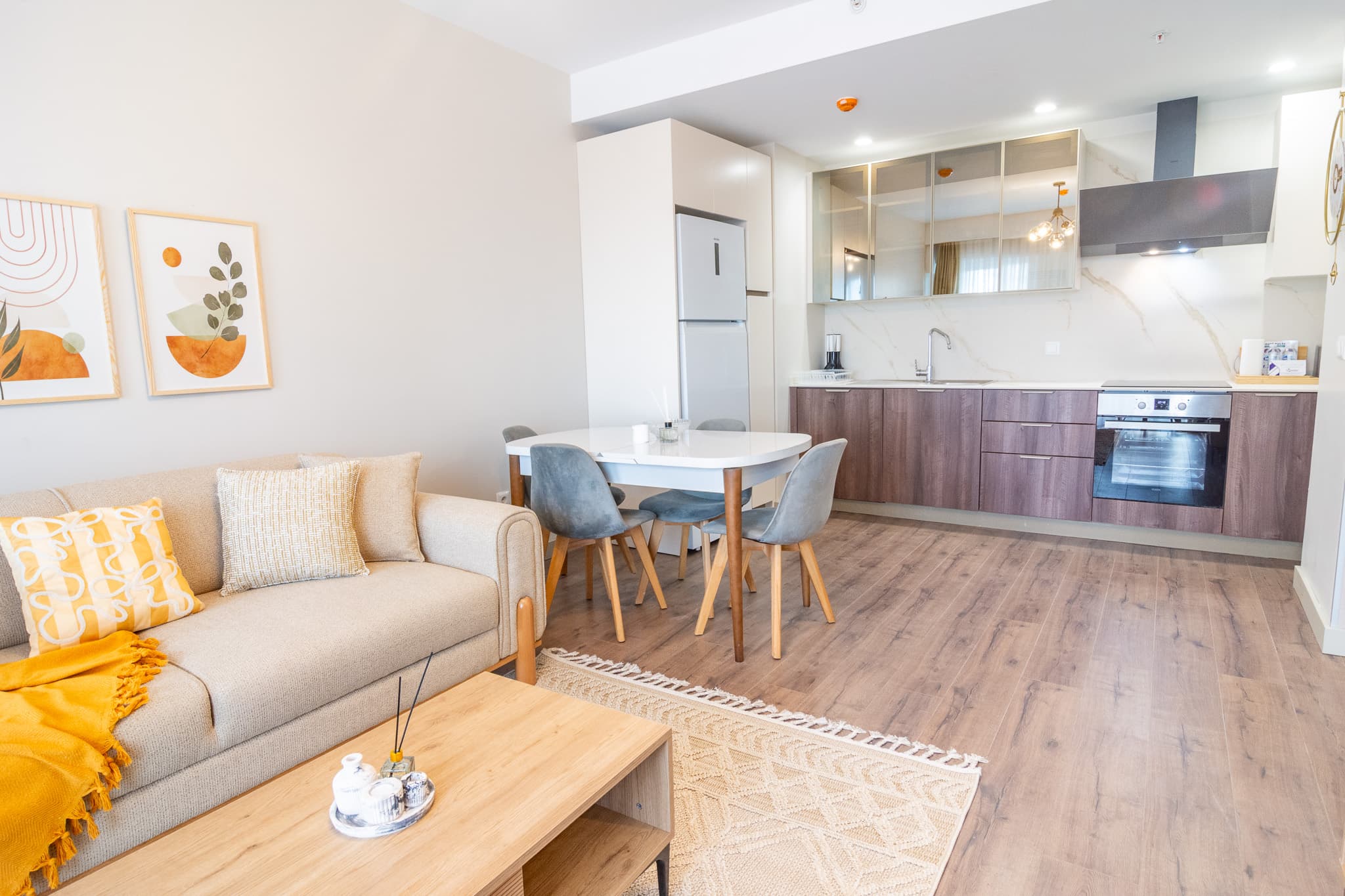 Family Home 2bedr with balcony and Panoramic View، شقة مفروشة في Başakşehir, Istanbul — image 21