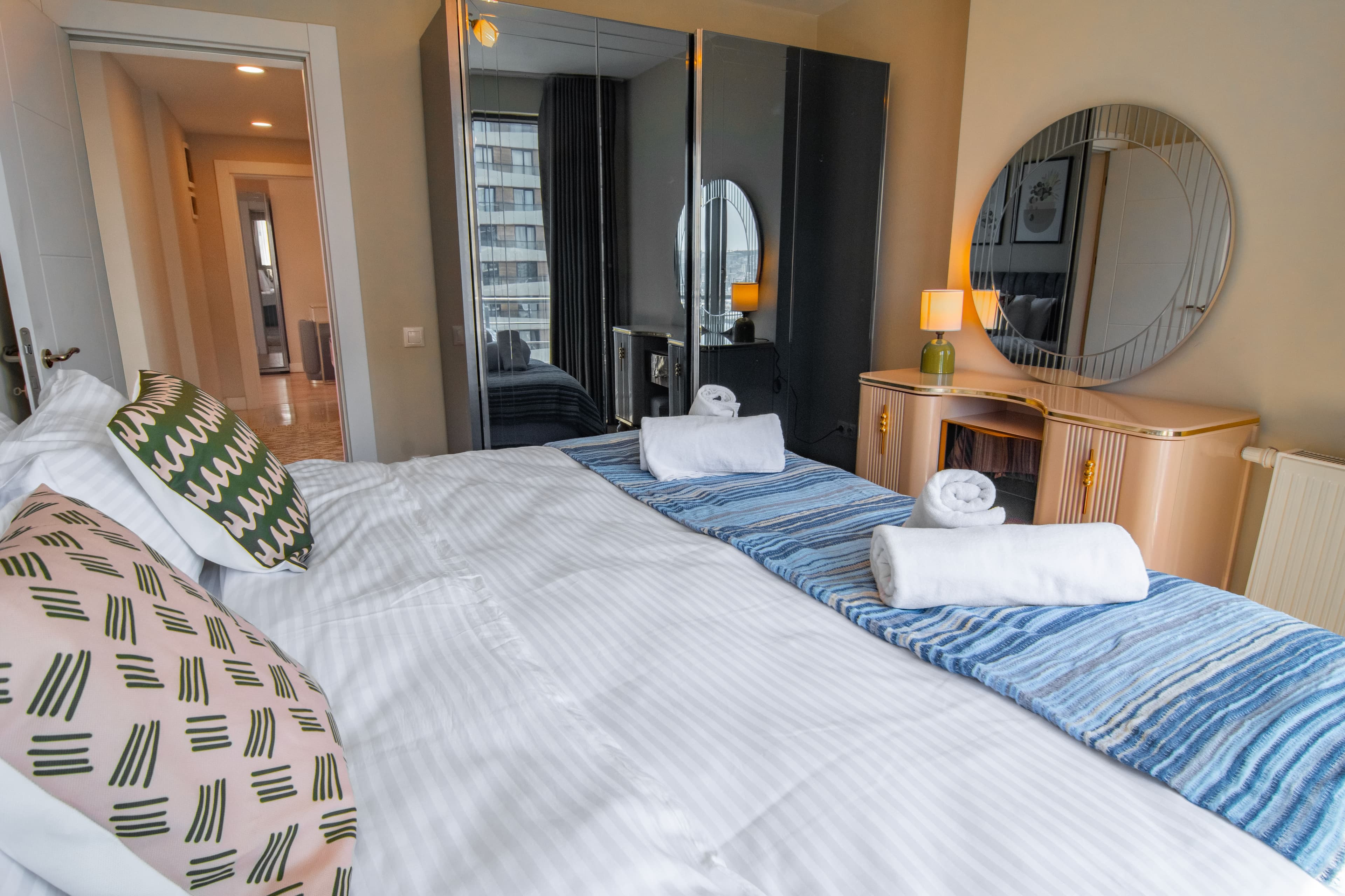 Stylish cozy 3 bedr apart & balcony - Image 16