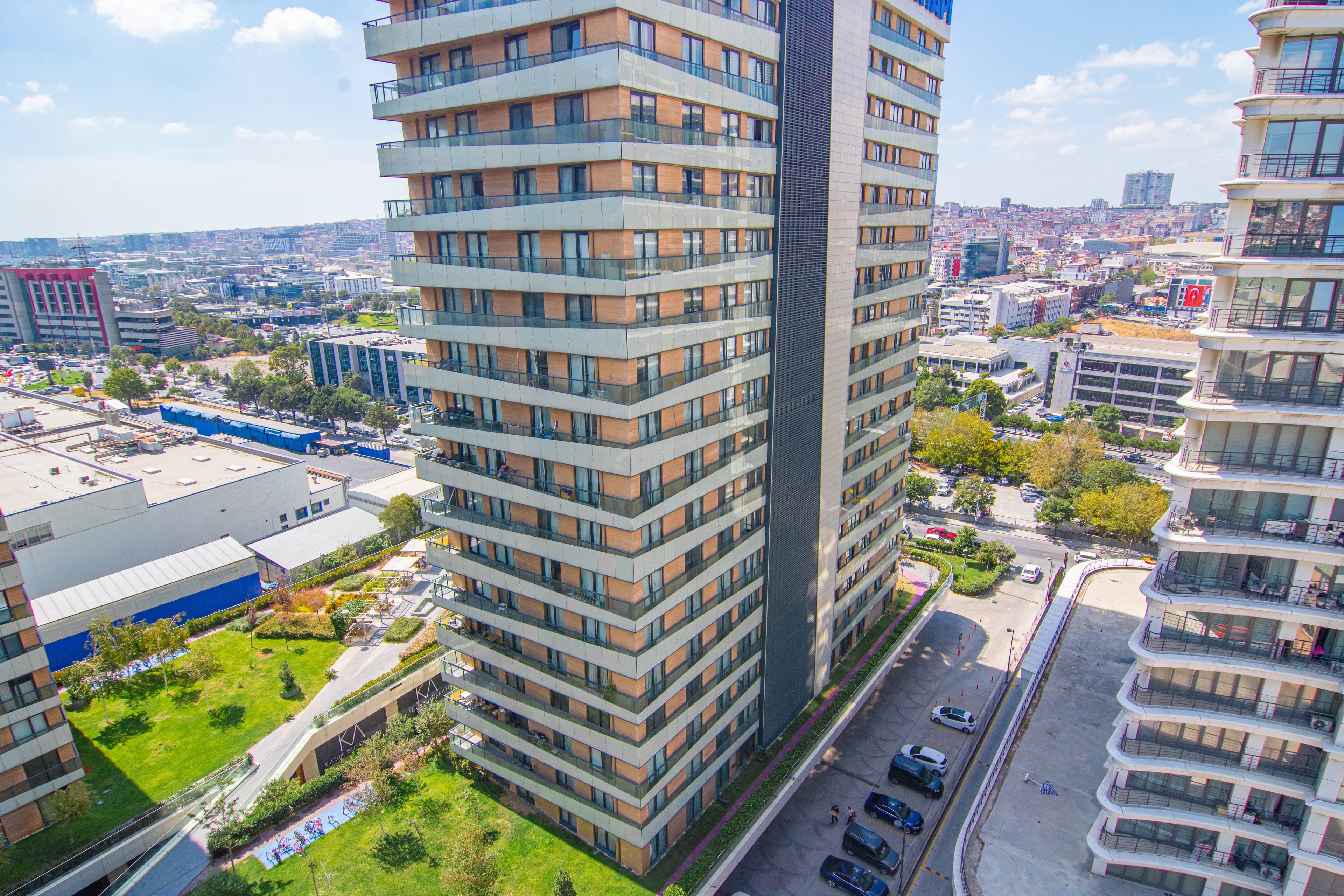 Stylish cozy 3 bedr apart & balcony - Image 25