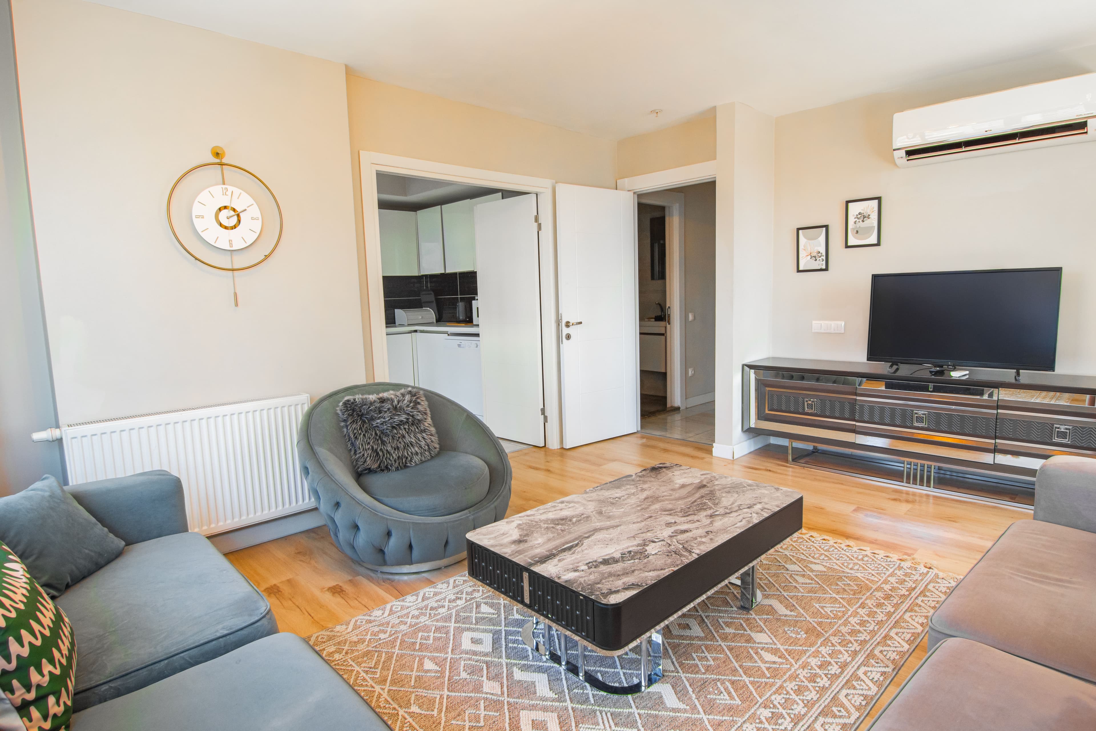 Stylish cozy 3 bedr apart & balcony - Image 4