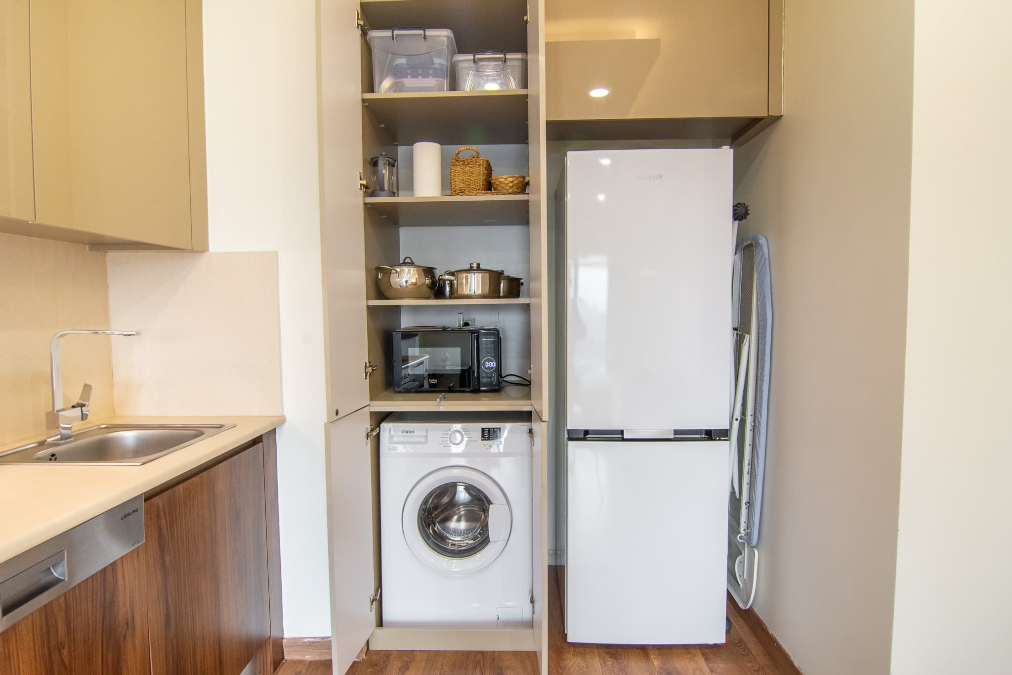 Spacious 1BR with City View — image 16