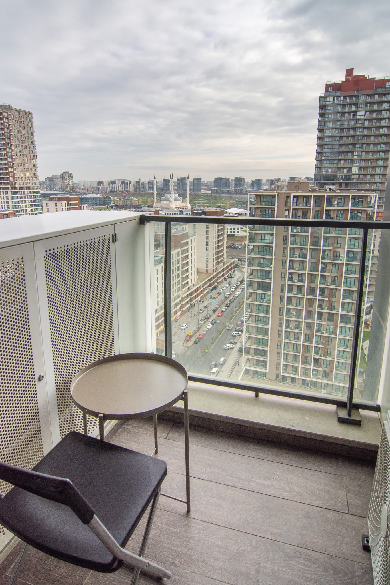 Family Home 2bedr with balcony and Panoramic View، شقة مفروشة في Başakşehir, Istanbul — image 27