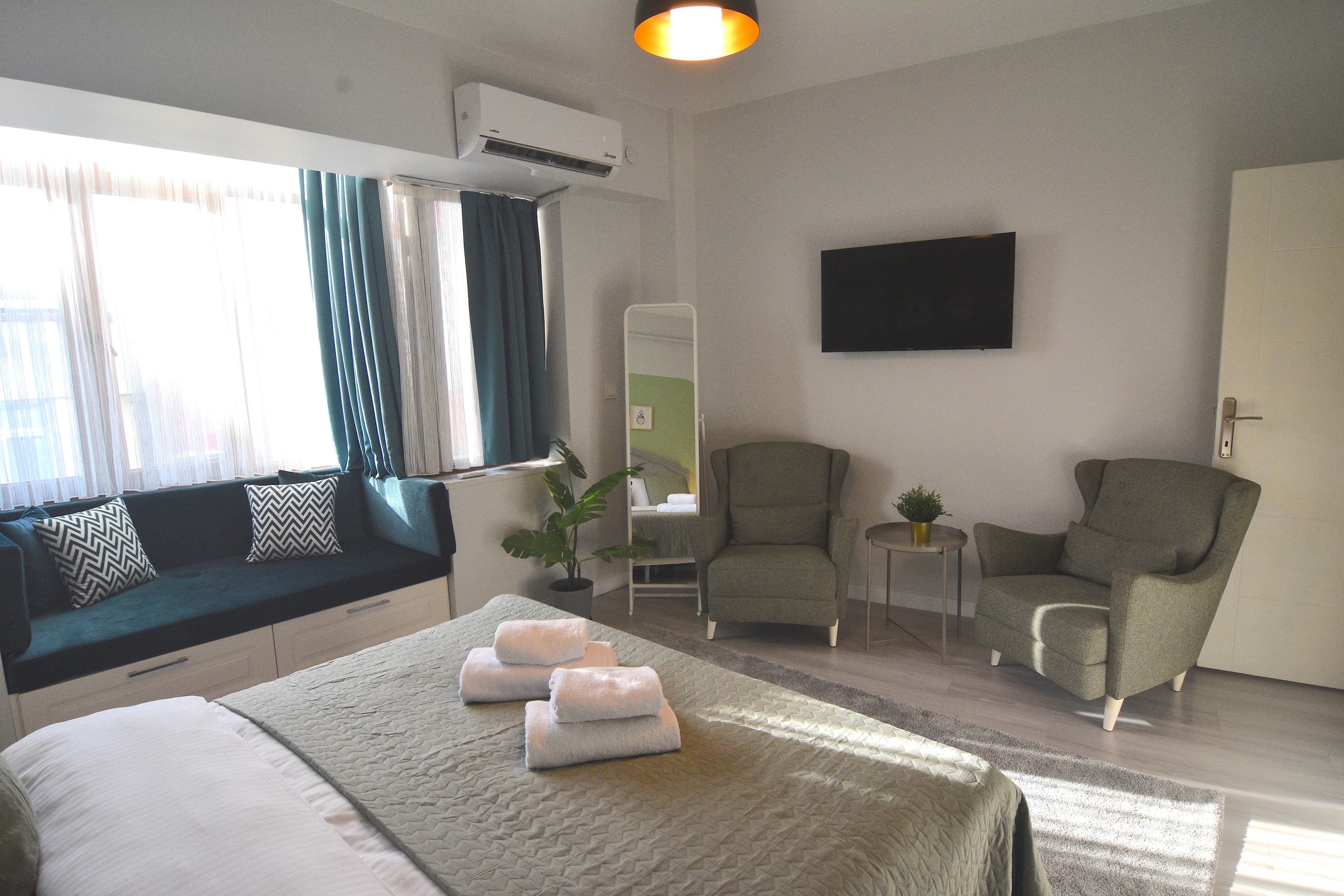Charming Getaway in the Heart of Beyoğlu, möbliertes Apartment in Beyoğlu, Istanbul — image 14