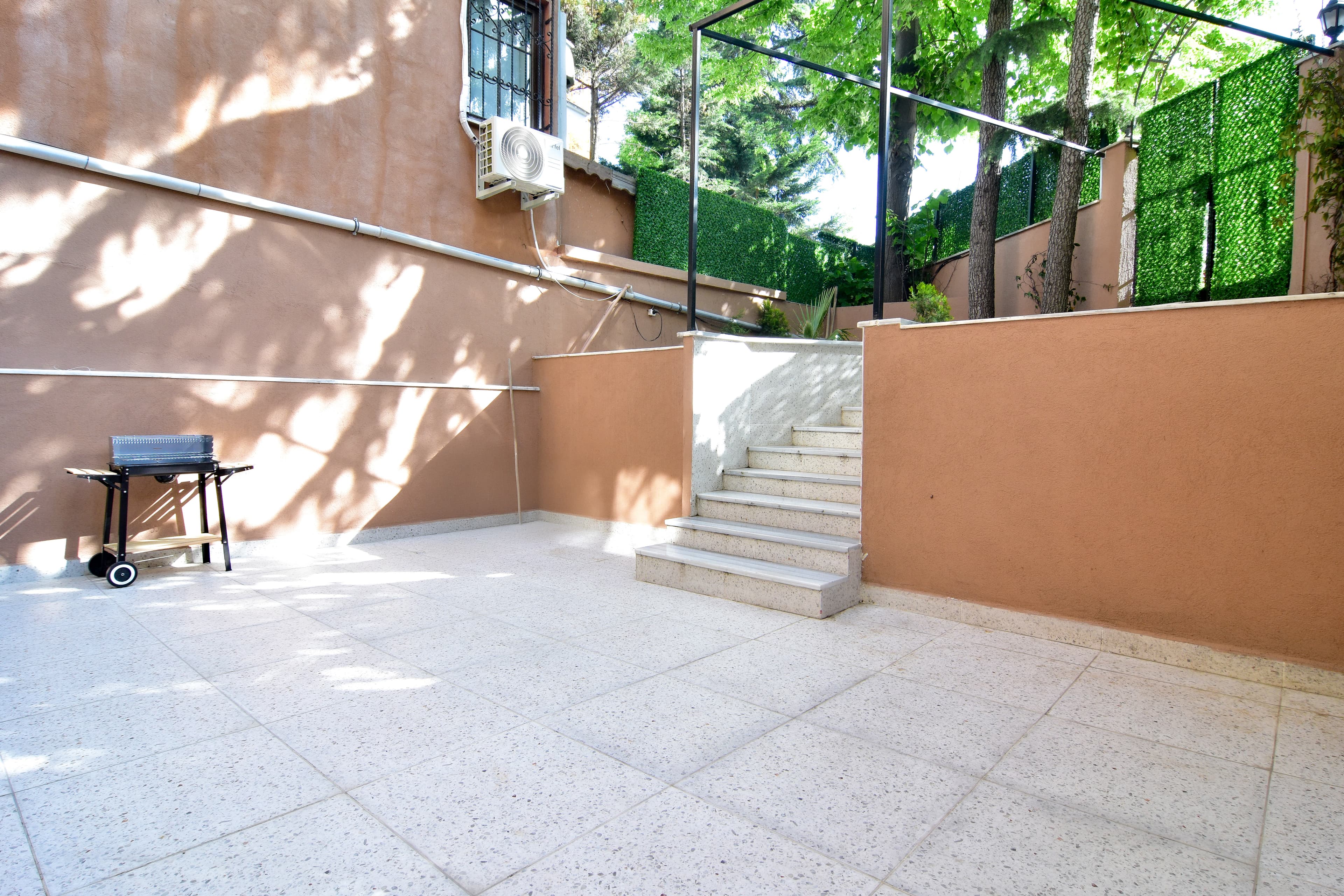 Bright 2BR Home with outdoor garden and  BBQ , furnished apartment in Beylikdüzü, Istanbul — image 27