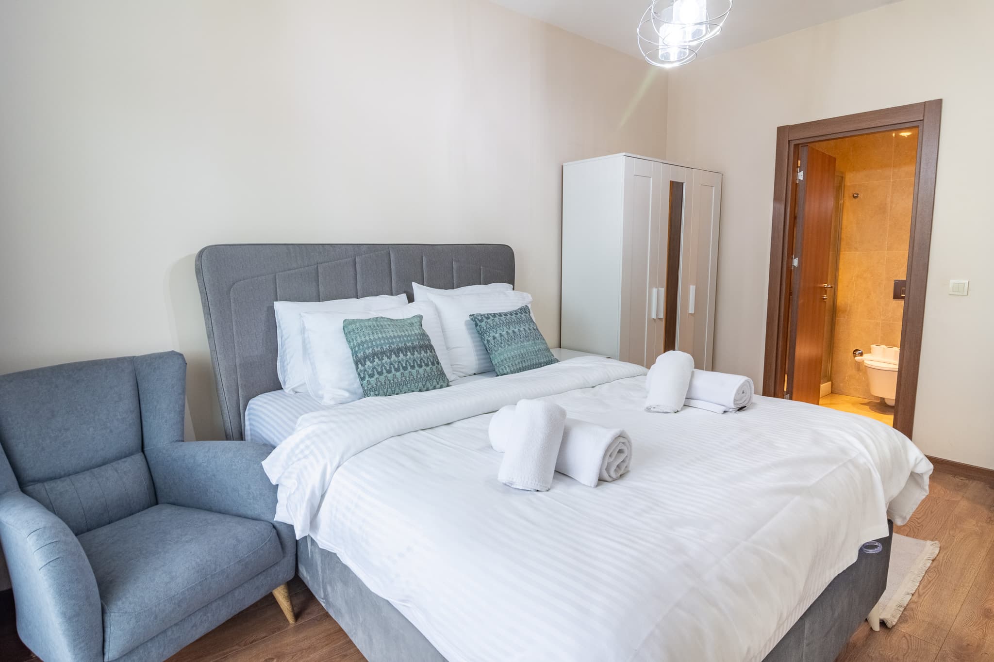 Modern 2BR City View Residence , möbliertes Apartment in Bağcılar, Istanbul — image 8