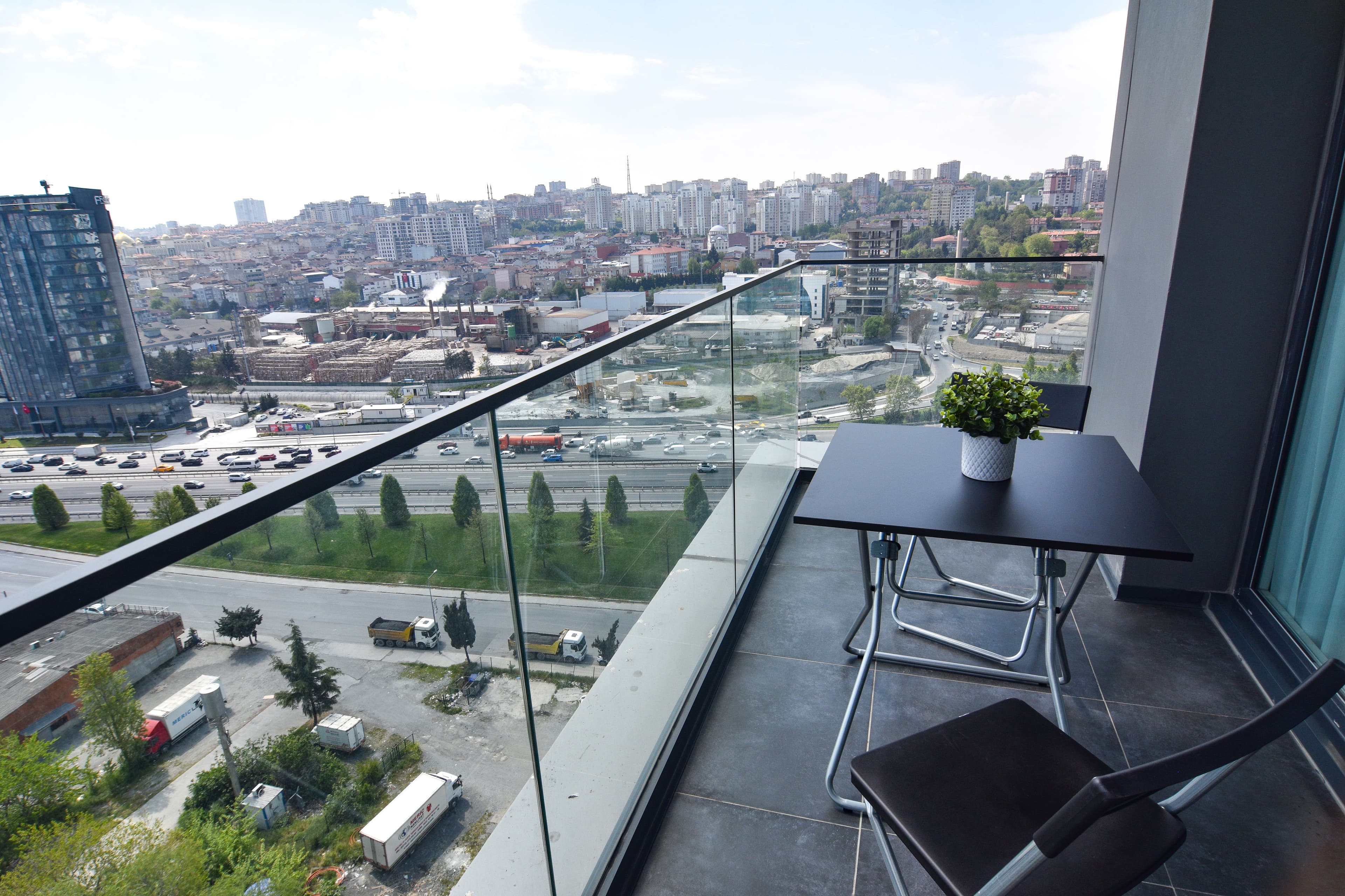 13th floor Brand new cozy 2BR Apt with Balcony — image 23