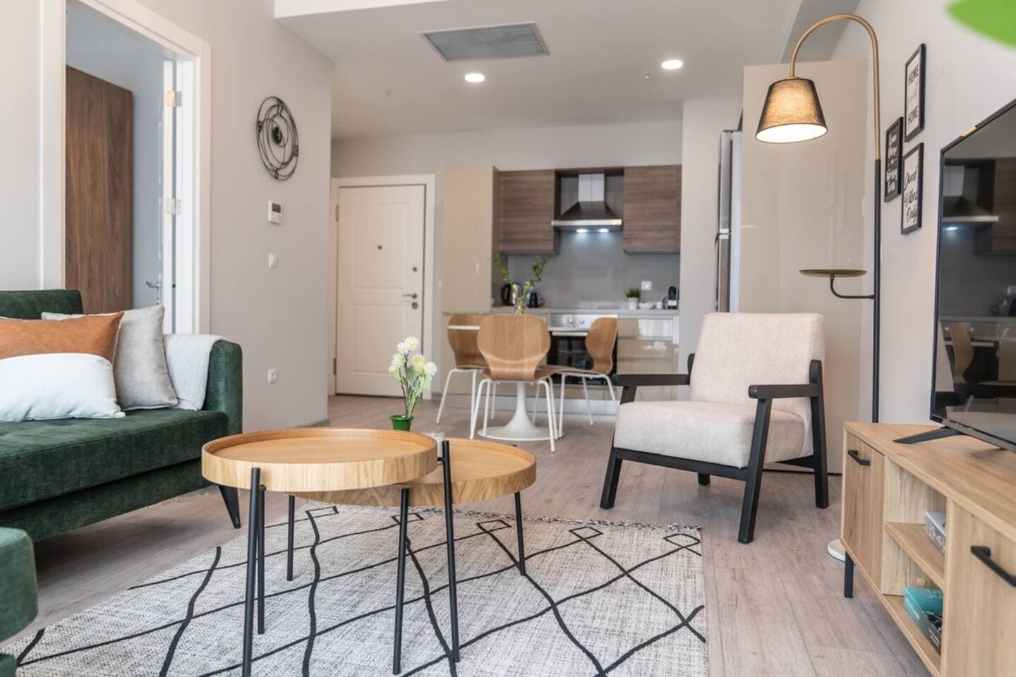 Modern Urban Apt- Relaxation in the City Hustle، شقة مفروشة في Kadıköy, Istanbul — image 8
