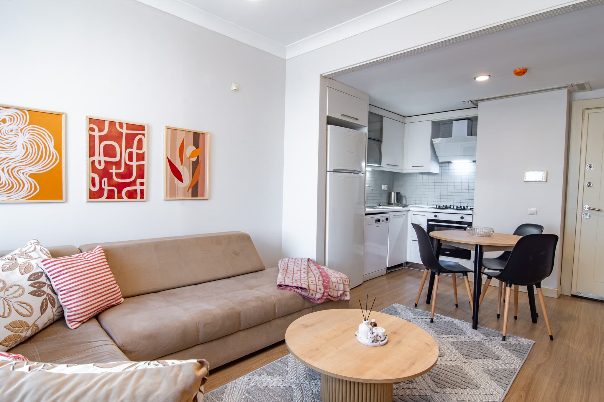 Modern 1BR Apartment Near Kayaşehir attractions, appartement meublé à Başakşehir, Istanbul — image 8