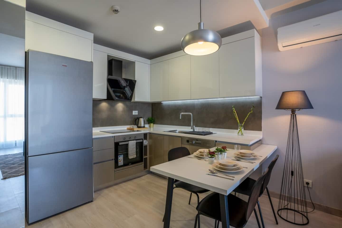 Stylish Urban Apt- Soak Up the City's Vibes, furnished apartment in Bağcılar, Istanbul — image 7