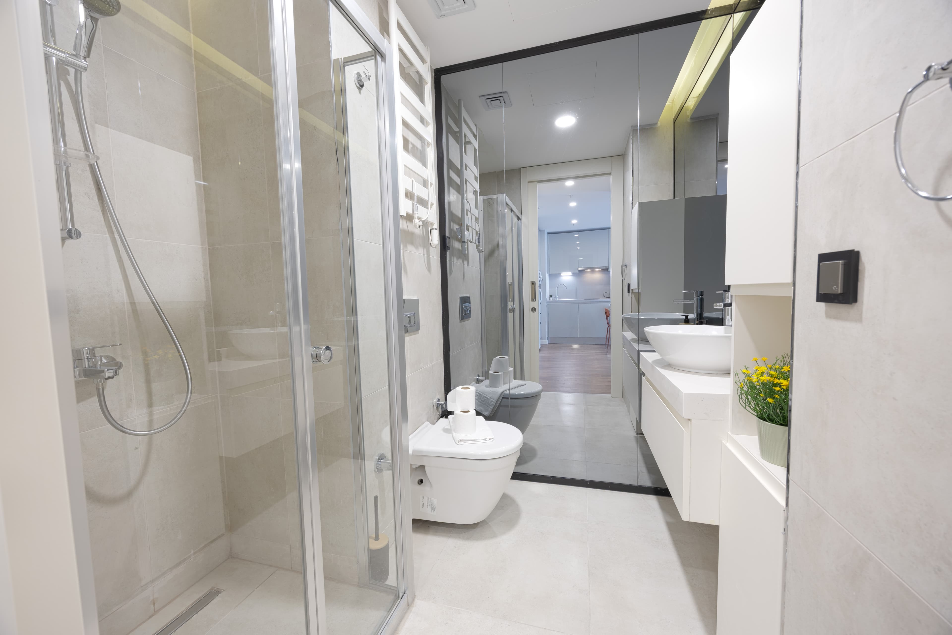 Modern Cozy Apartment with Balcony, appartement meublé à Bağcılar, Istanbul — image 20