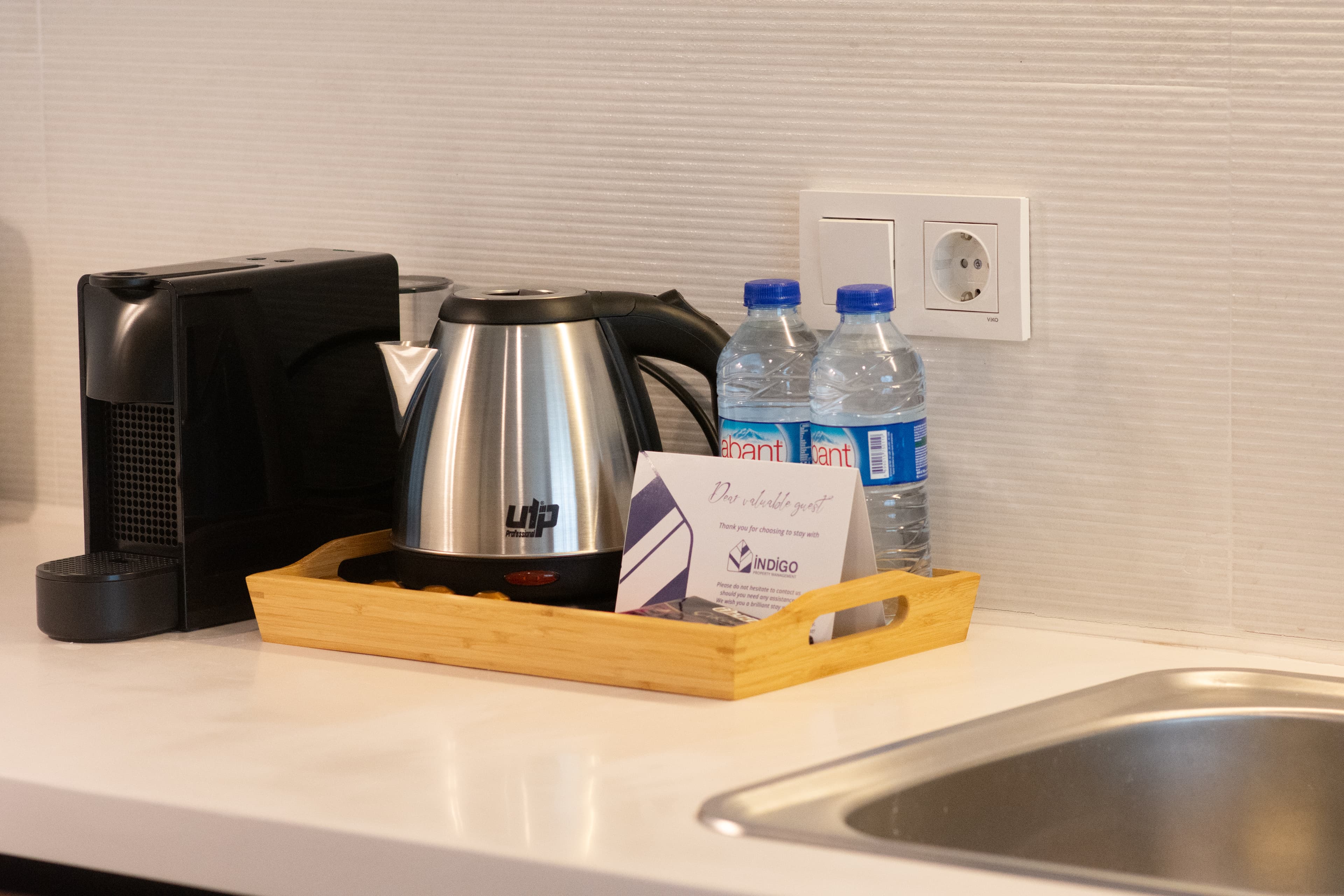 Cozy Retreat: Stylish 1BR Apt — image 8