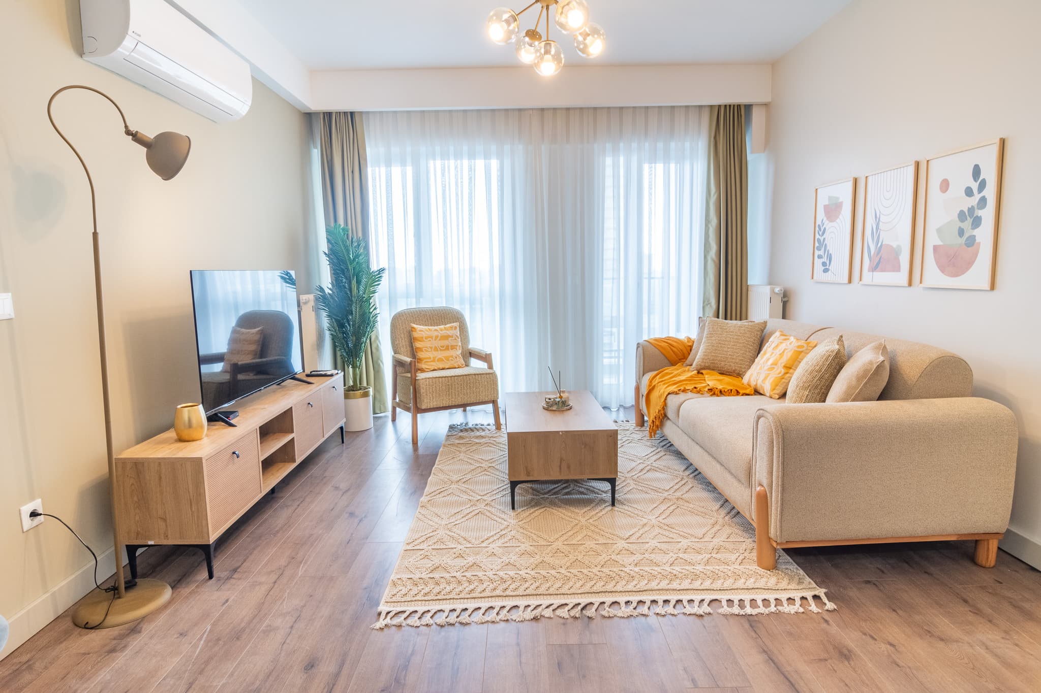 Family Home 2bedr with balcony and Panoramic View، شقة مفروشة في Başakşehir, Istanbul — image 3