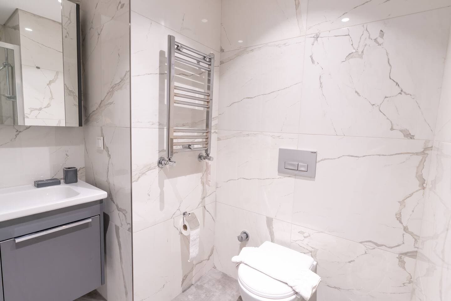 Near Airport Metro 1-Bdr Apt  Wi-Fi/Pool/Gym, möbliertes Apartment in Kağıthane, Istanbul — image 13