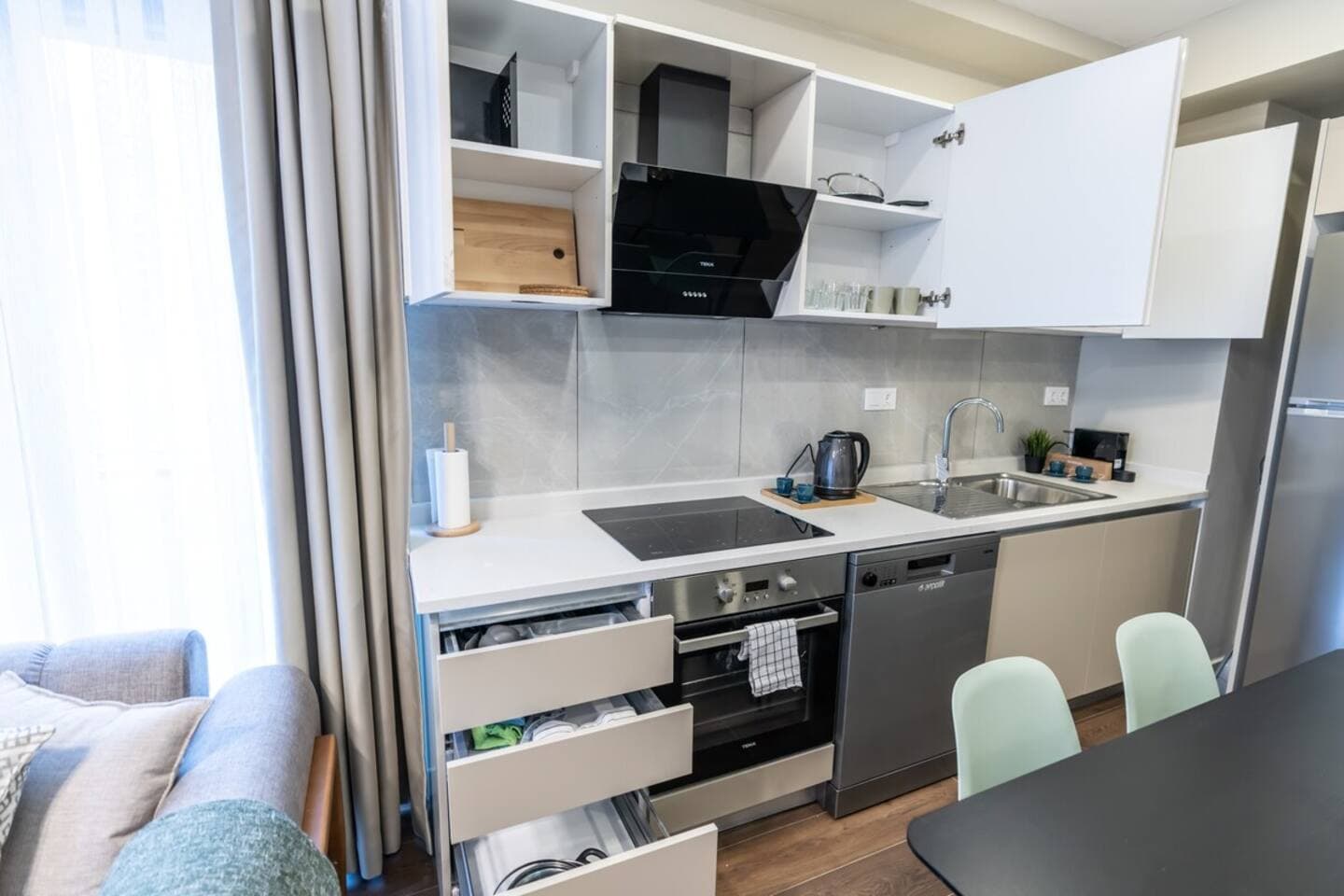 Modern & Fancy 2-Bedroom Apt with Nespresso, möbliertes Apartment in Kağıthane, Istanbul — image 13
