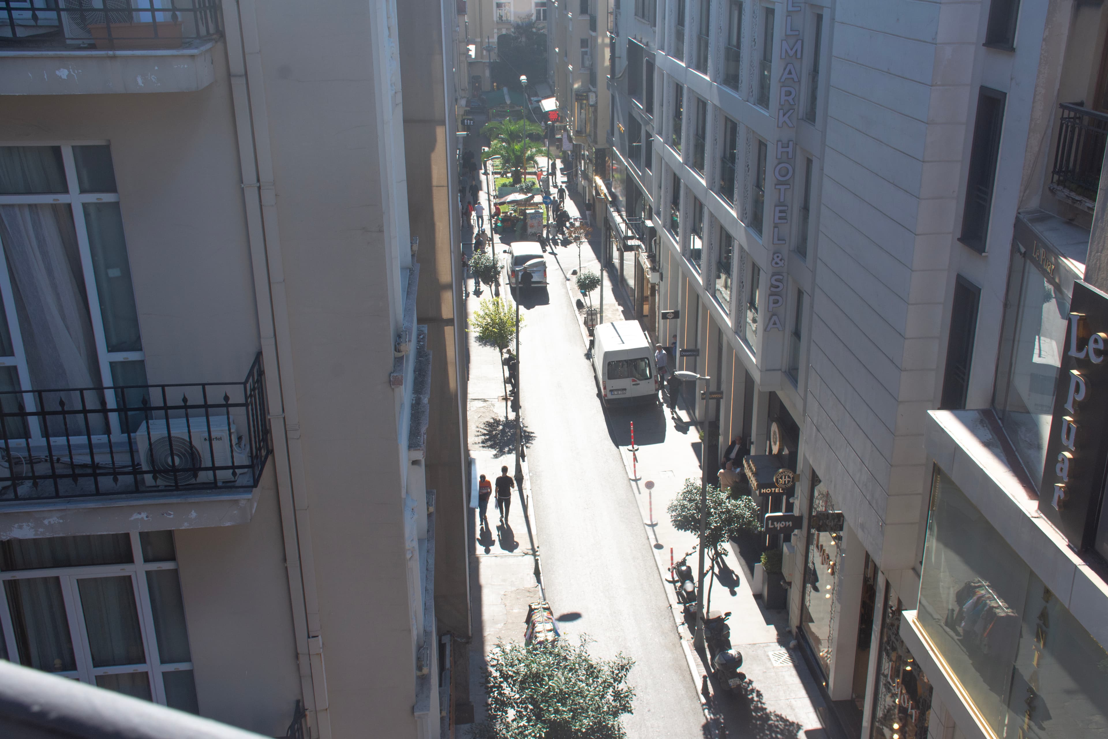 4min to Osmanbey 2 BR apart,4th floor with balcony — image 22