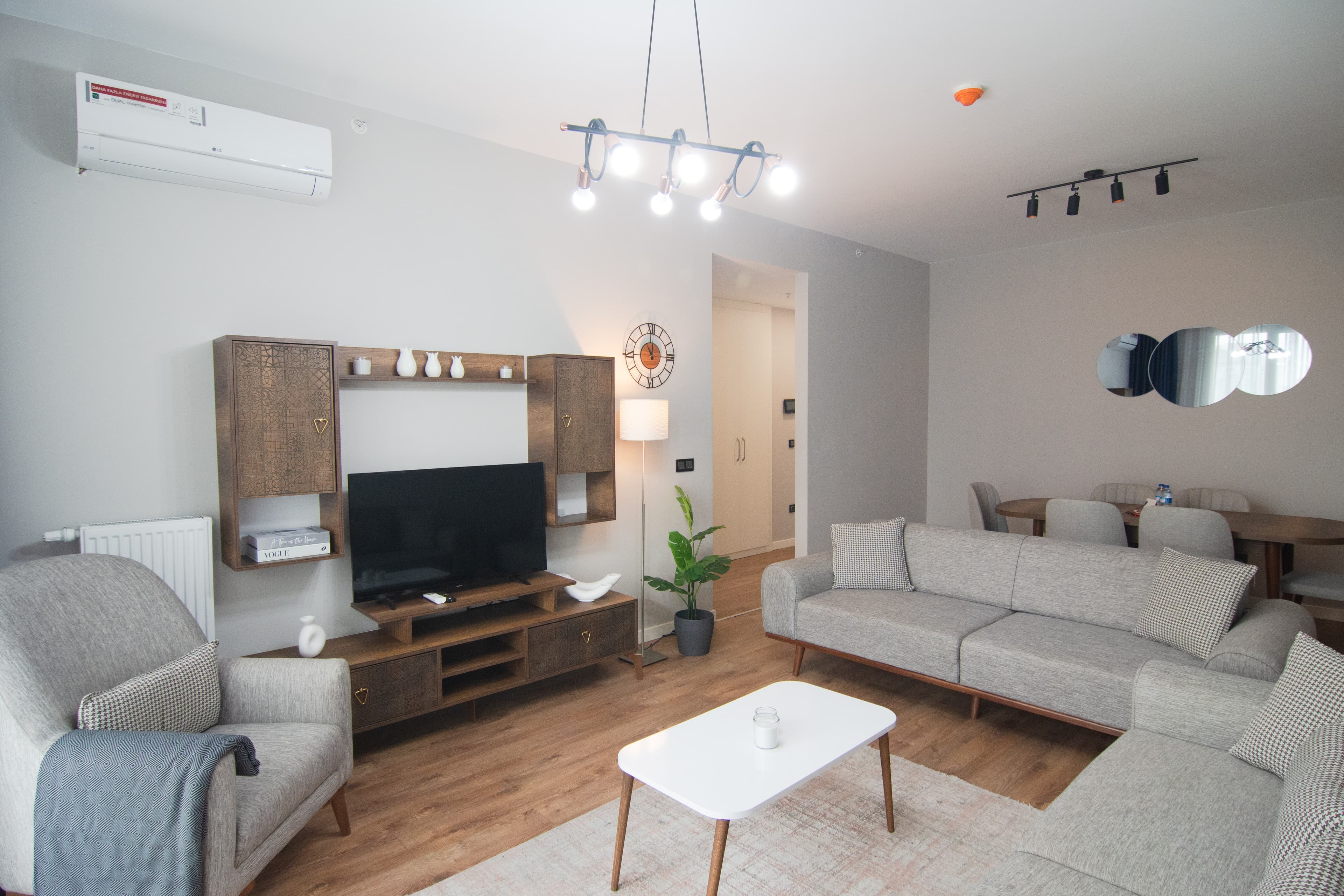 Cozy Retreat: Stylish 2BR Apt, möbliertes Apartment in Bağcılar, Istanbul — image 3