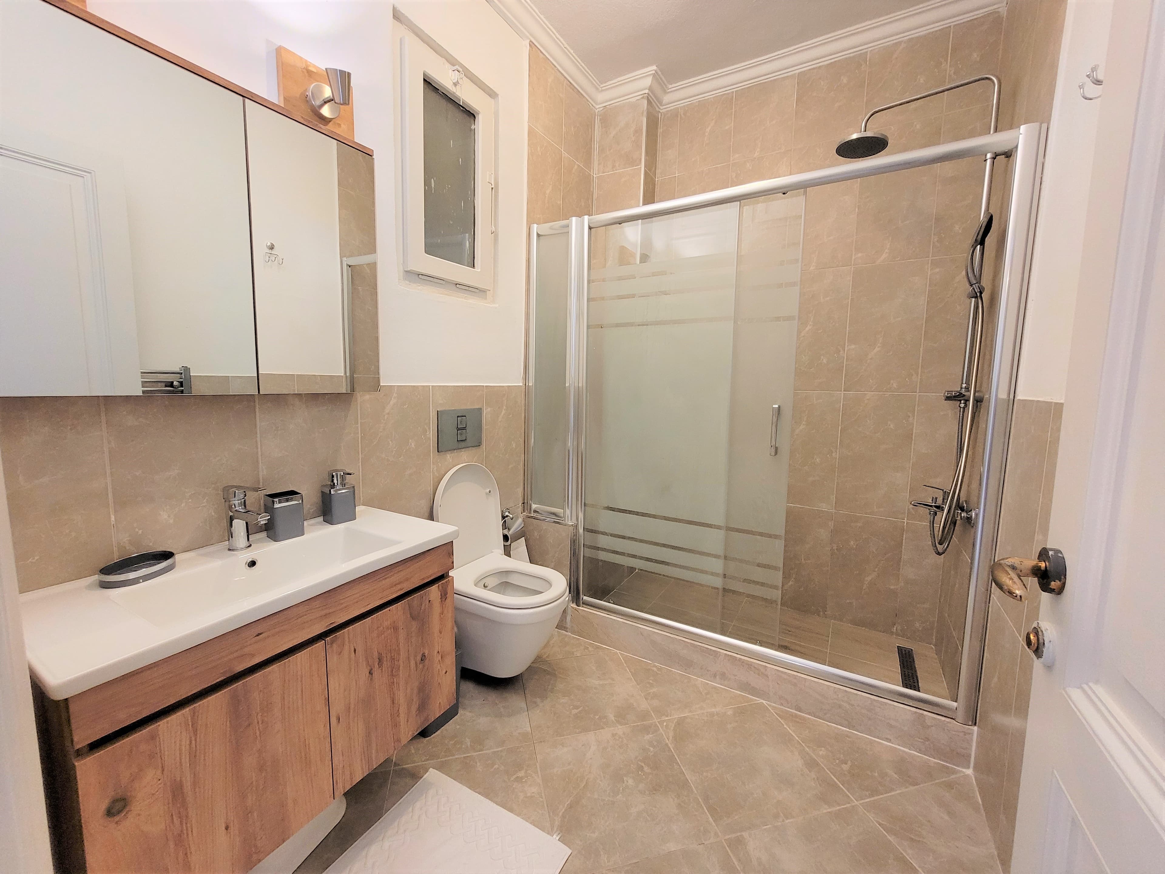 Cihangir 3BR Apt Stylish & Central - Image 30