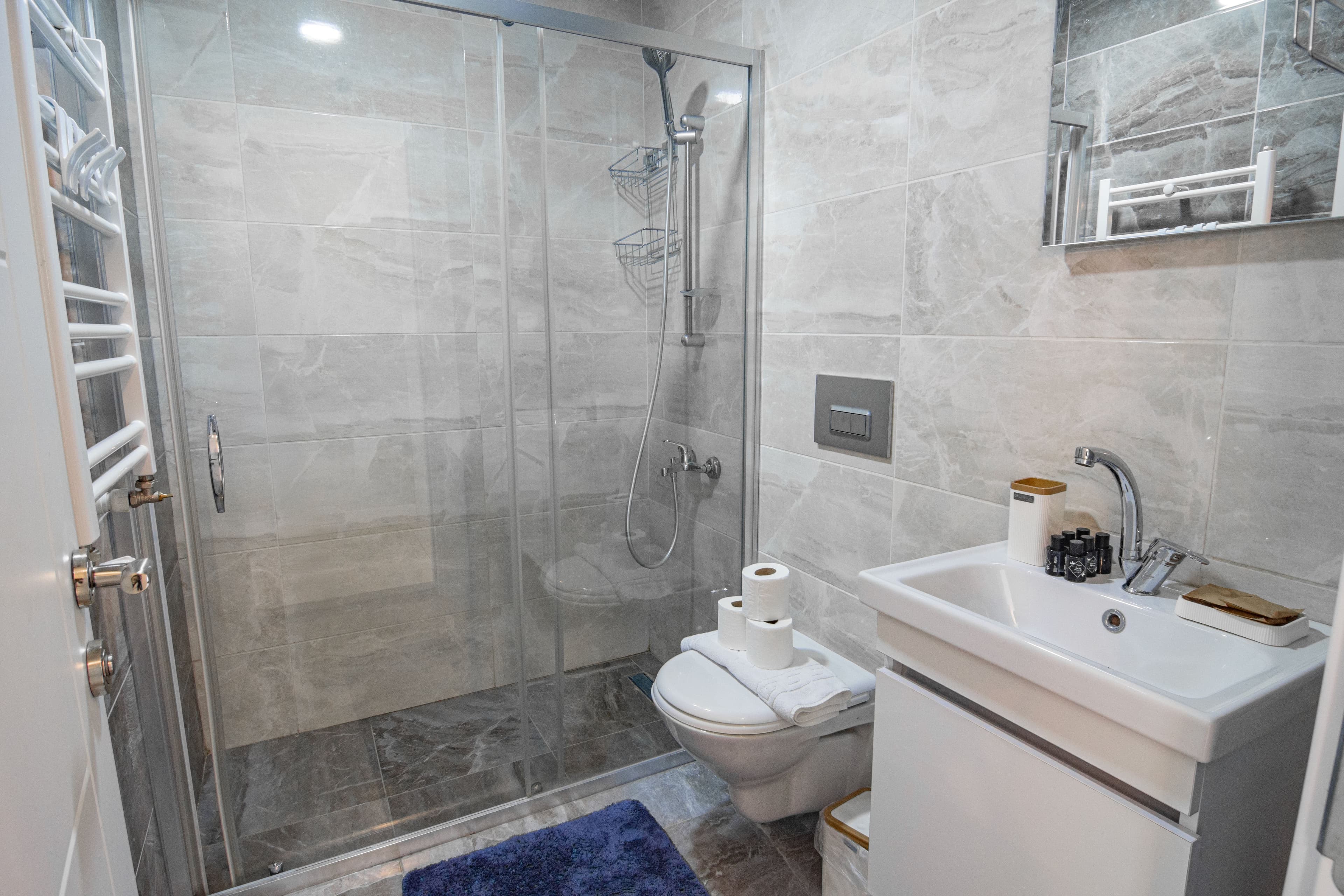 Stylish cozy 3 bedr apart & balcony - Image 21