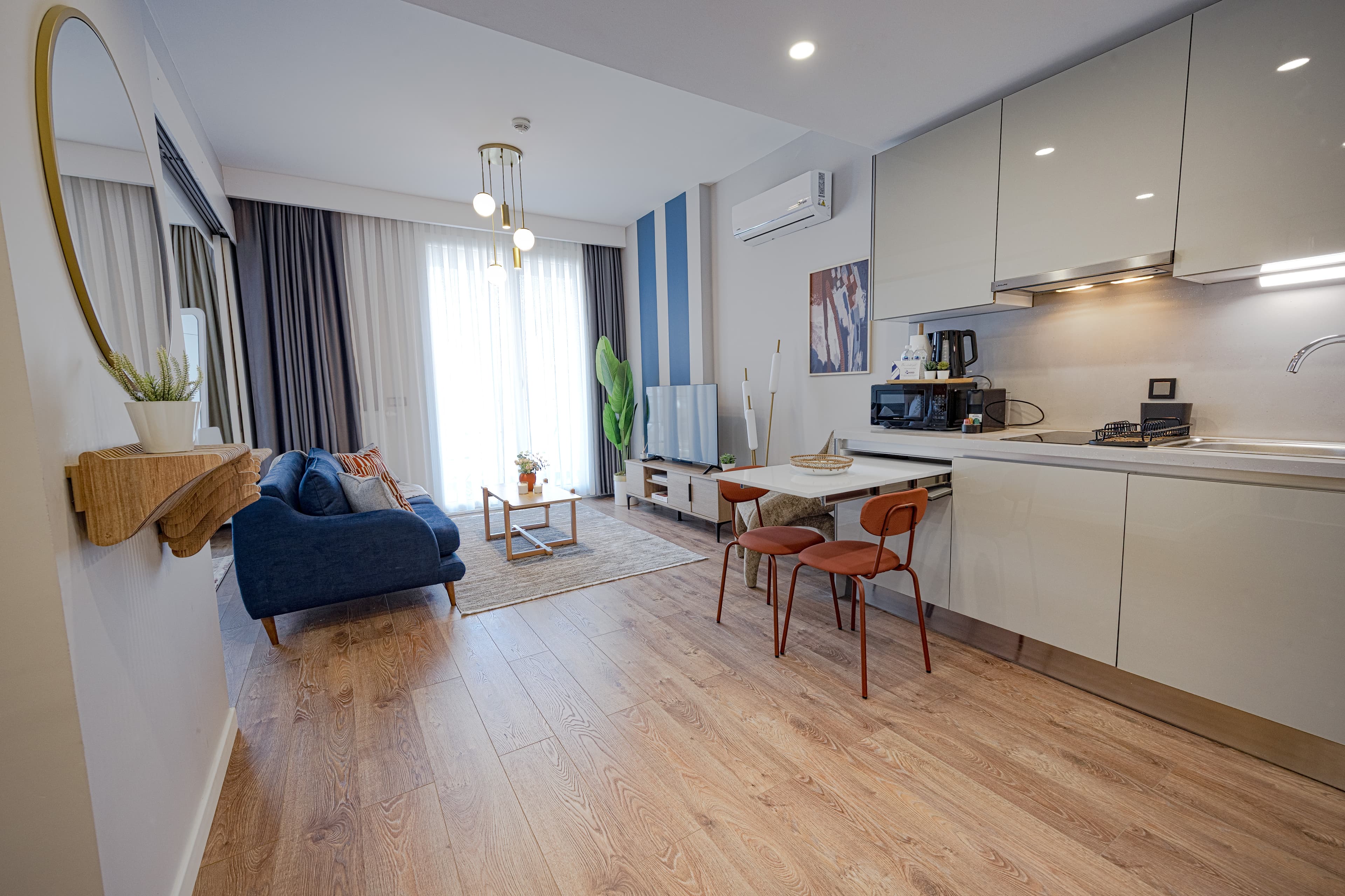 Modern Cozy Apartment with Balcony, appartement meublé à Bağcılar, Istanbul — image 13