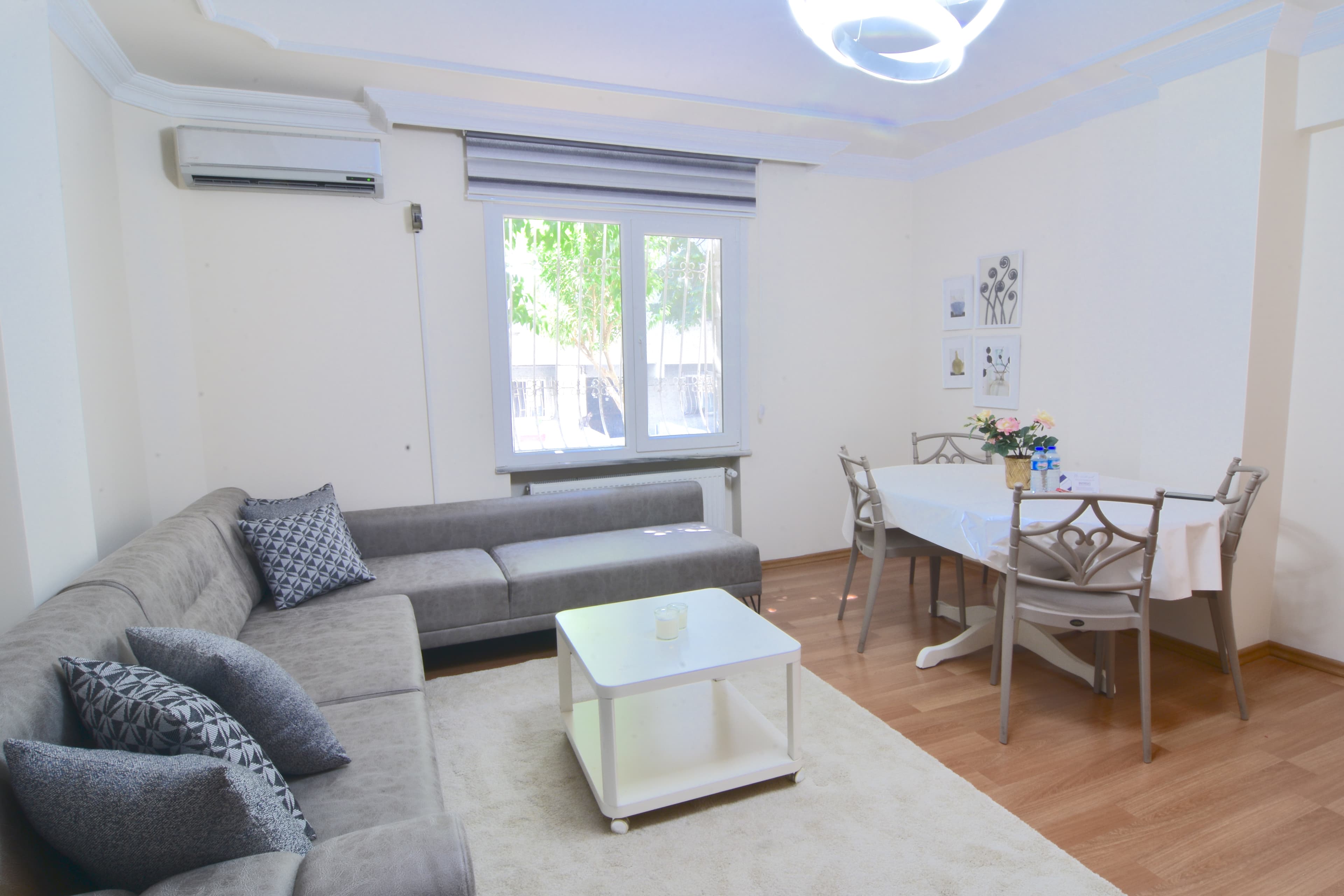 Cozy 3BR Retreat: Modern Comfort — image 2