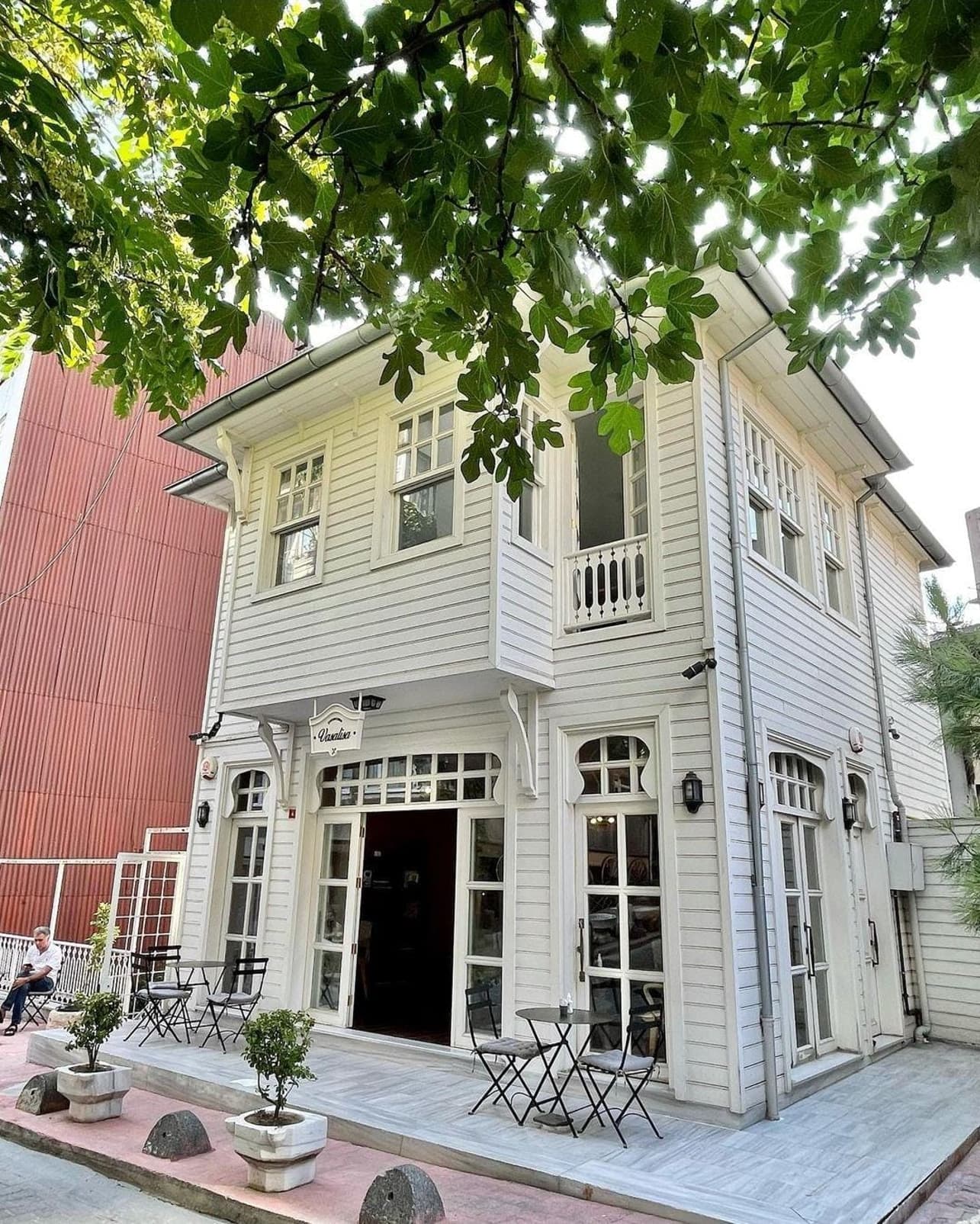 Stylish City Getaway-Explore the Urban Delights, möbliertes Apartment in Beyoğlu, Istanbul — image 37