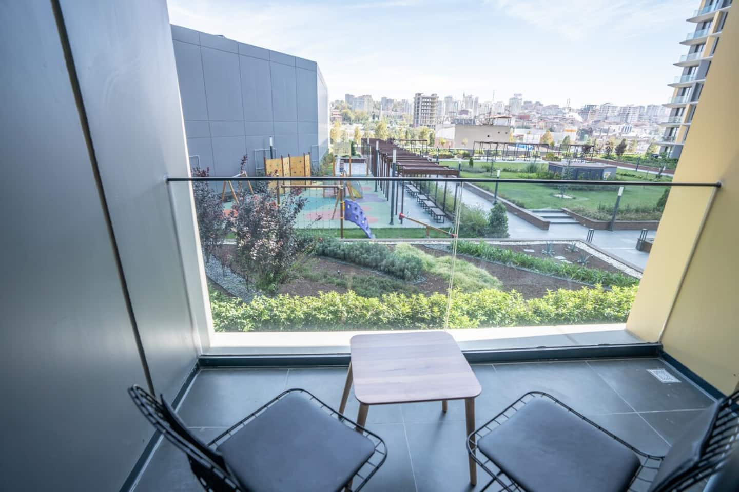 Stylish 1-Bedroom  Apt- Experience City's Pulse, möbliertes Apartment in Bağcılar, Istanbul — image 4