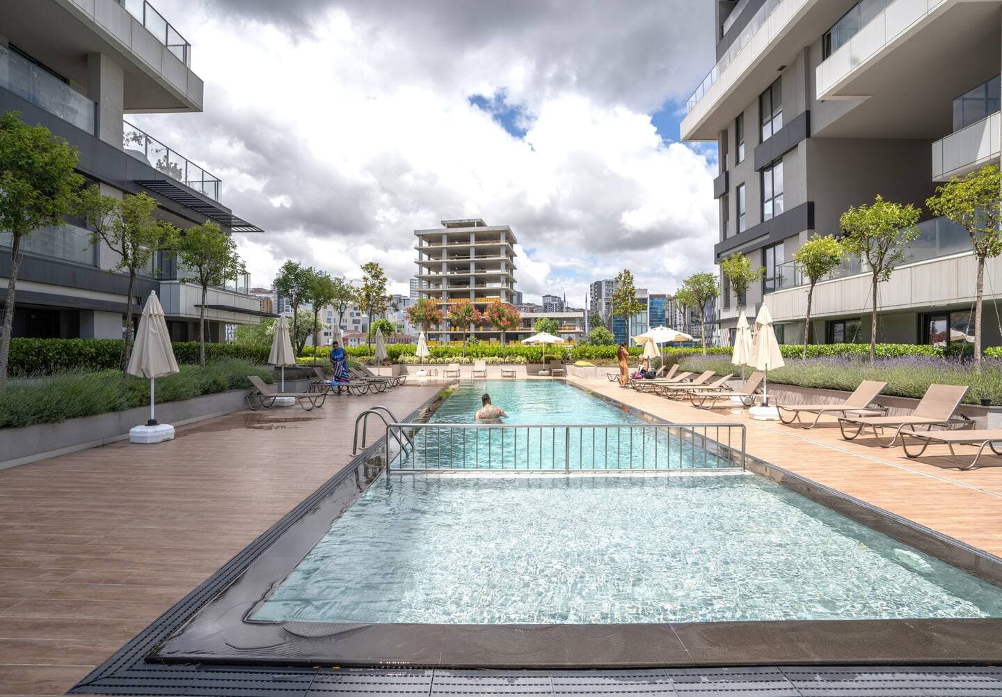Near Airport Metro 1-Bdr apartment Gym/Pool، شقة مفروشة في Kağıthane, Istanbul — image 16