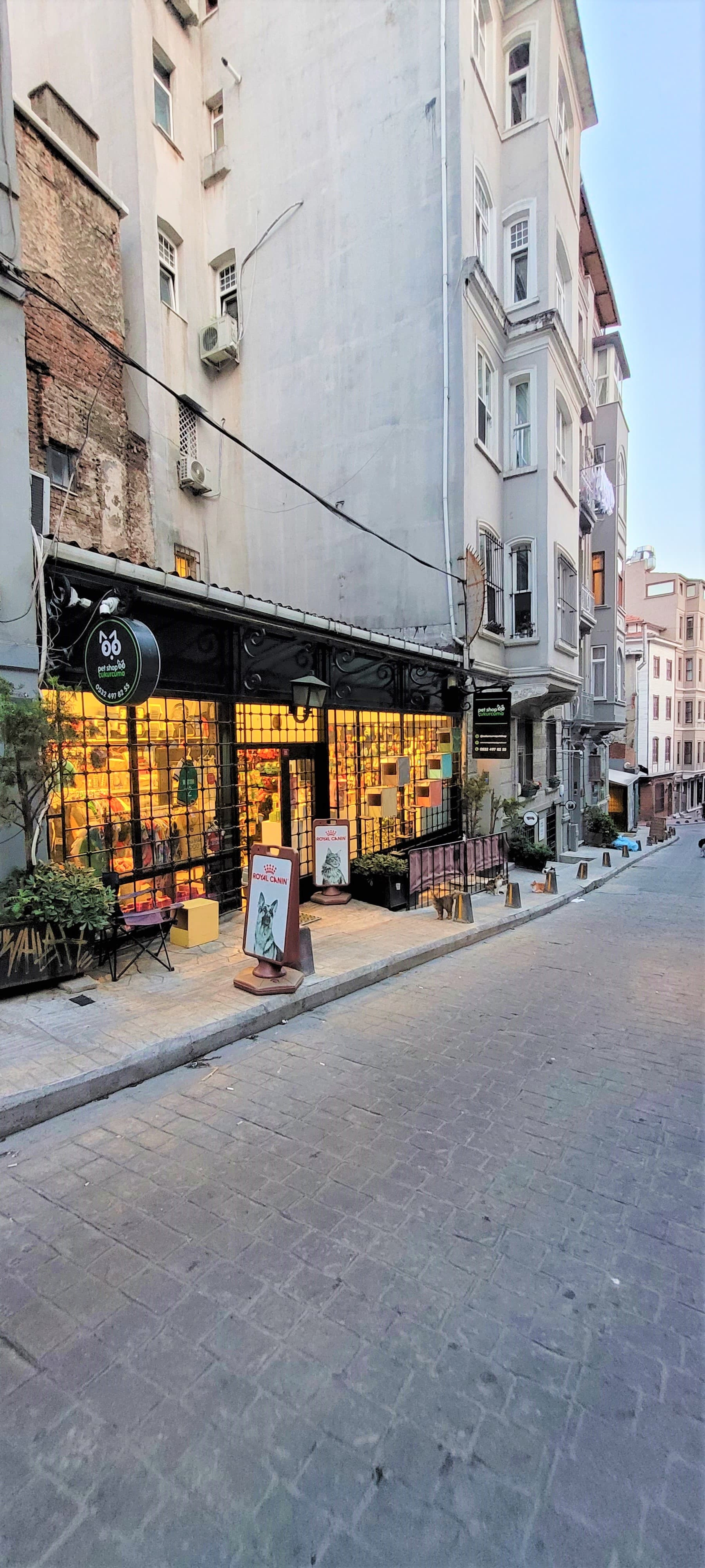 Stylish City Getaway-Explore the Urban Delights, möbliertes Apartment in Beyoğlu, Istanbul — image 36