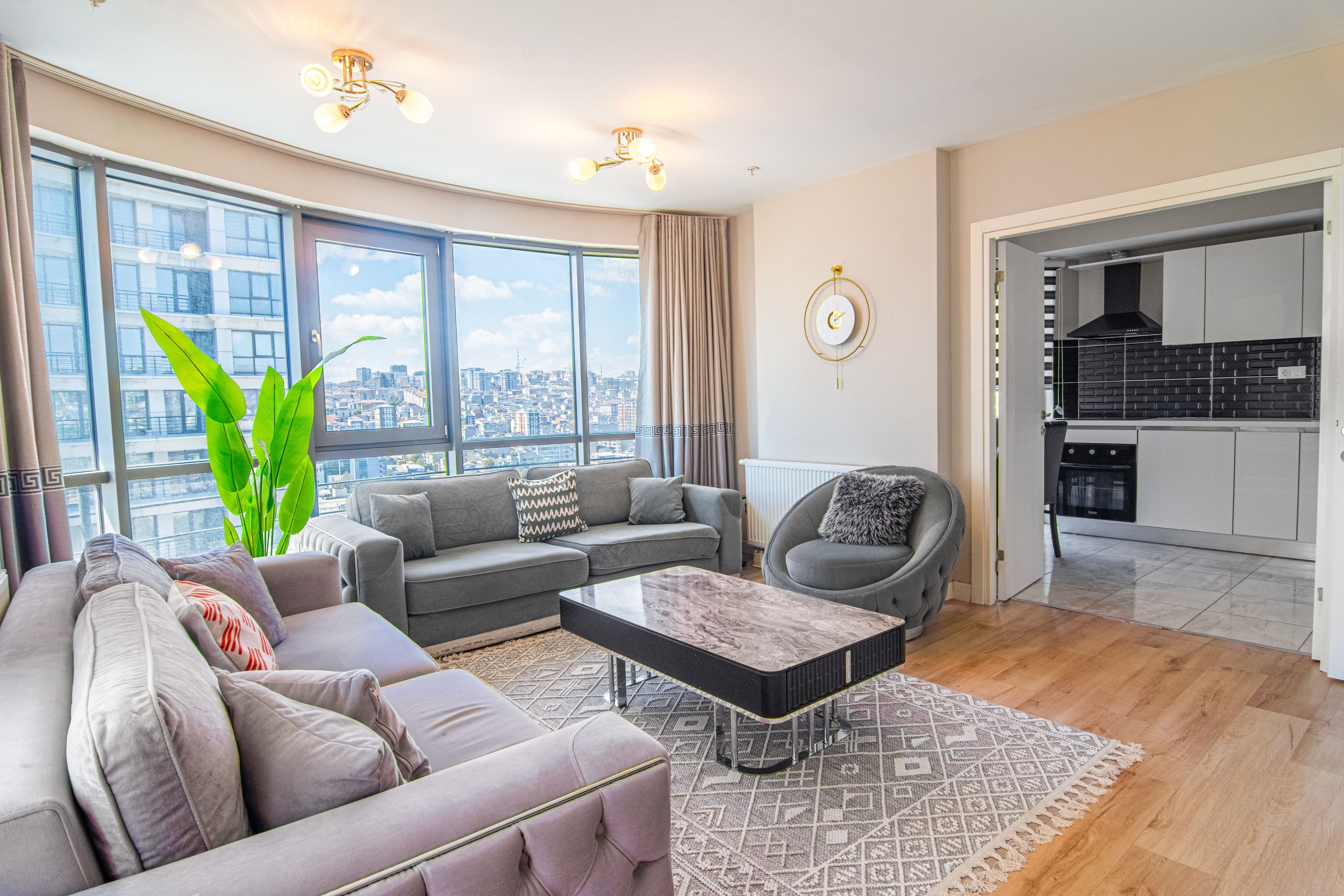 Stylish cozy 3 bedr apart & balcony - Image 2