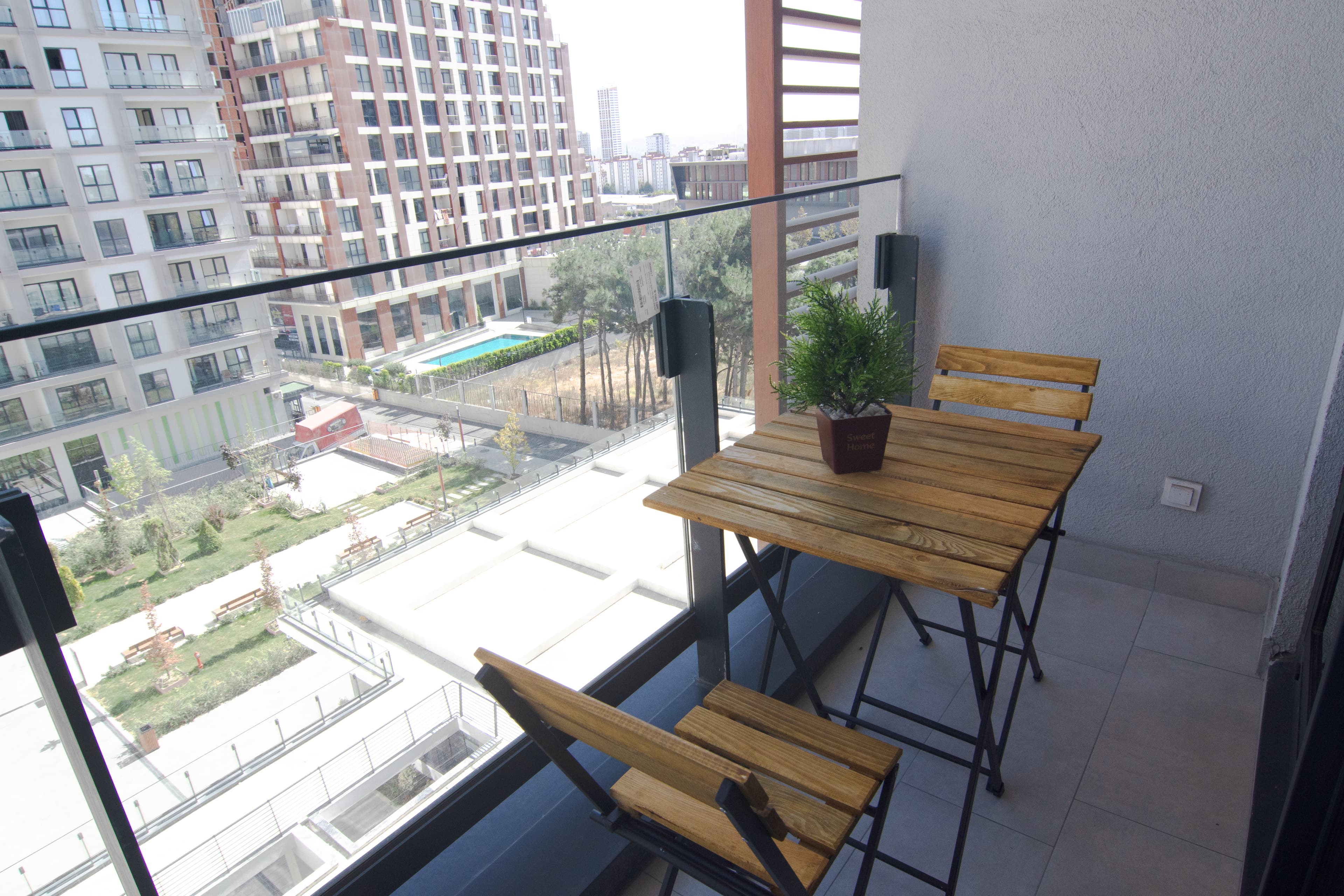 Cozy Retreat: Stylish 1BR Apt — image 21
