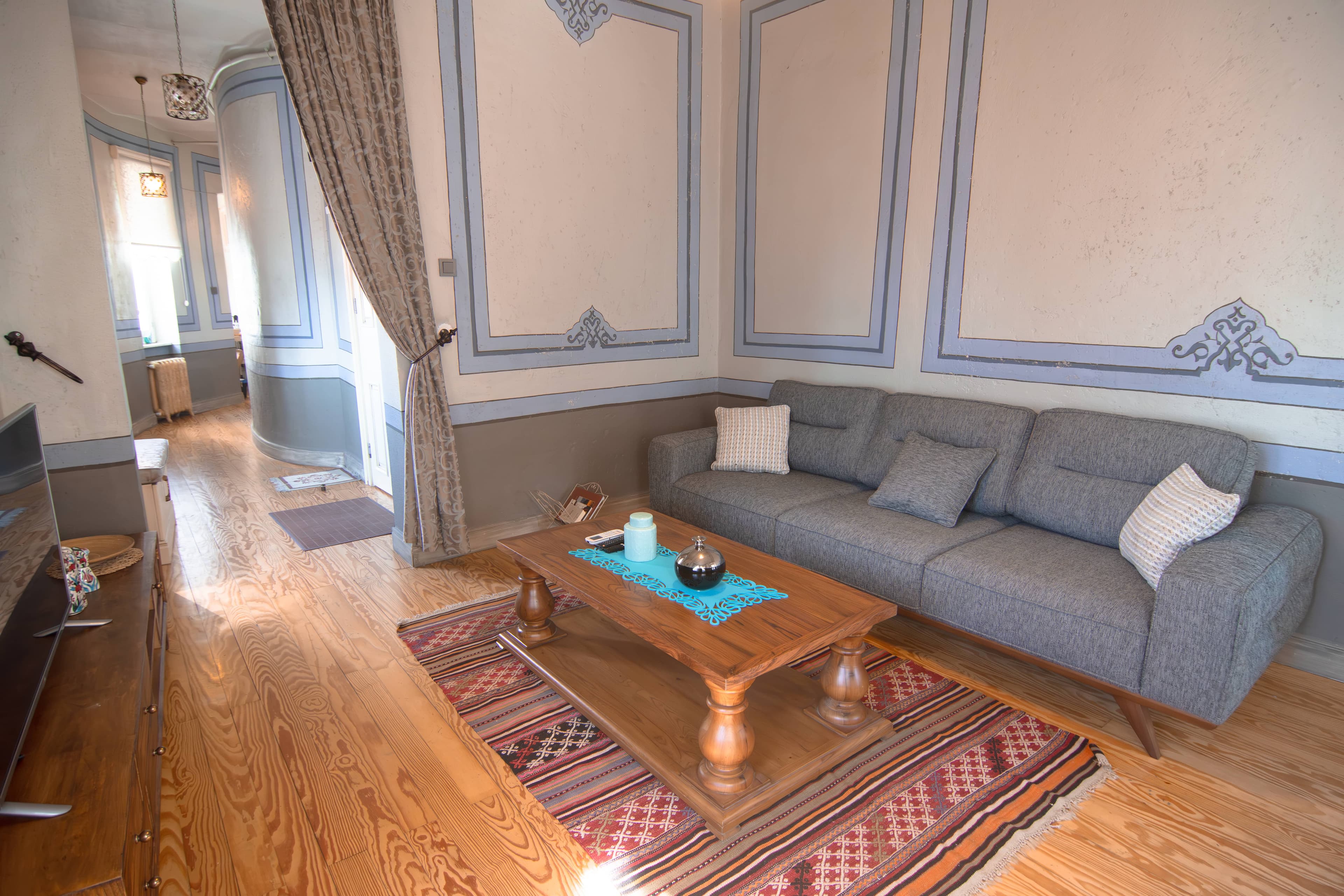 Stylish City Getaway-Explore the Urban Delights, möbliertes Apartment in Beyoğlu, Istanbul — image 6