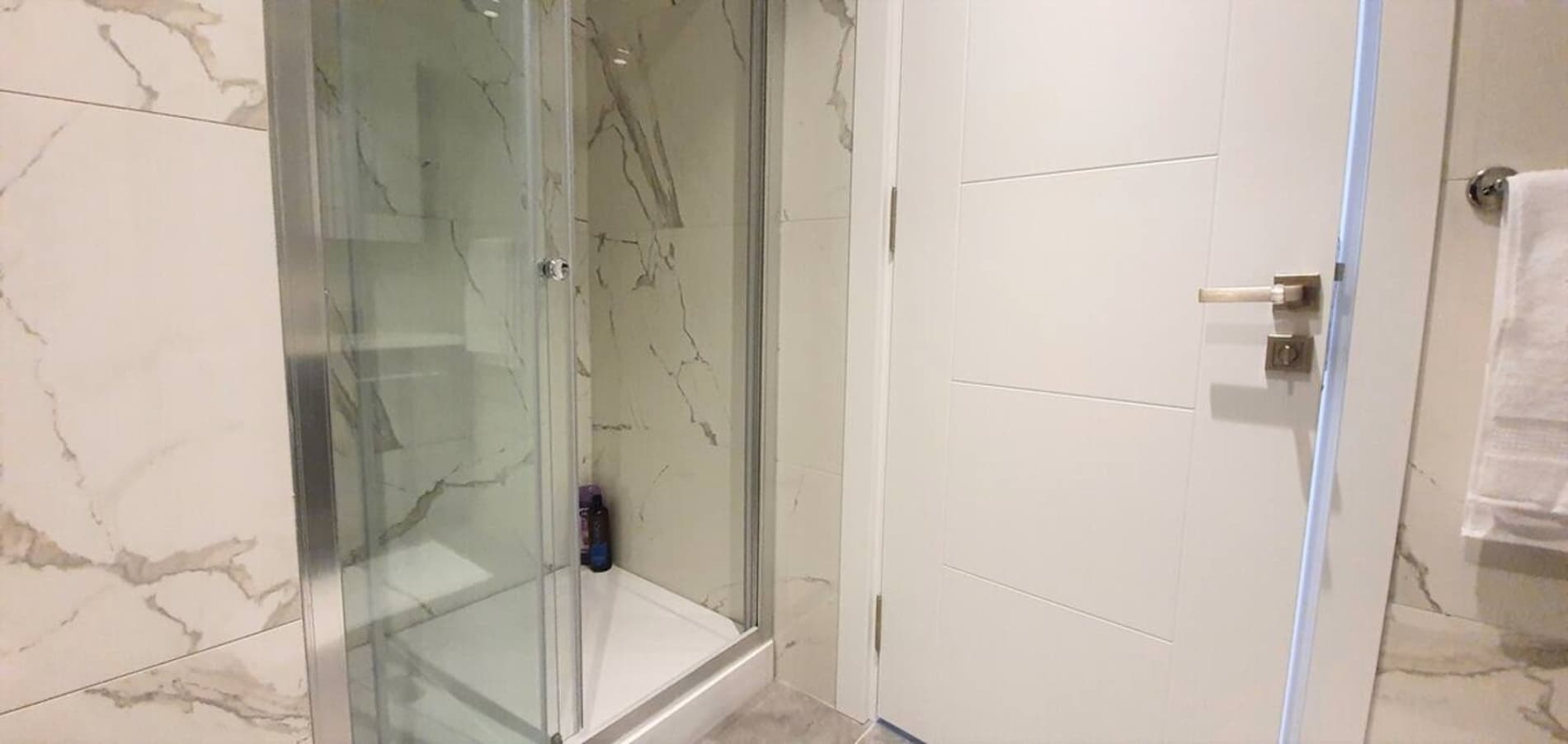 Near Airport Metro 1-Bdr Apt  Wi-Fi/Pool/Gym, möbliertes Apartment in Kağıthane, Istanbul — image 7