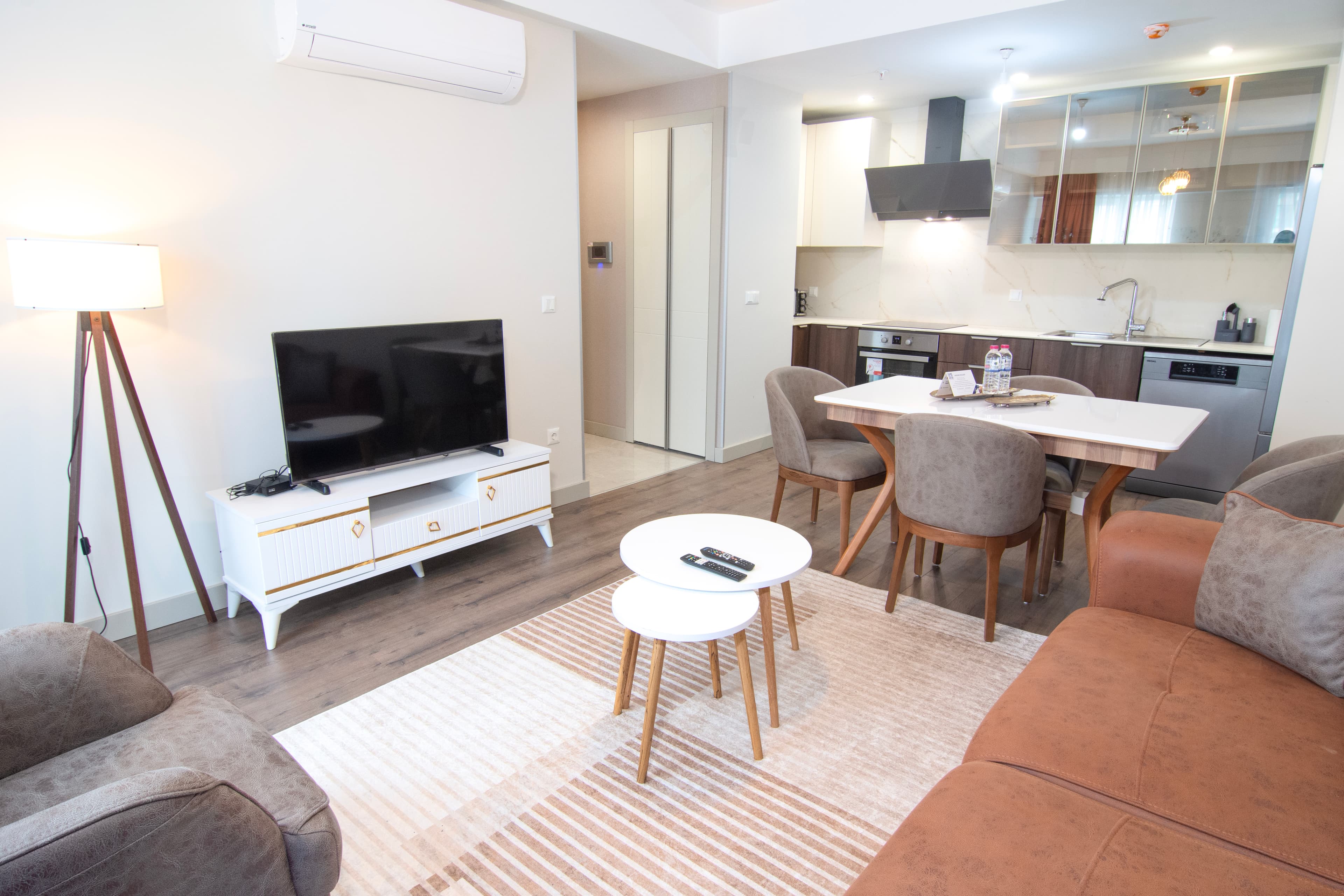 Family Home 2bedr with balcony — image 5