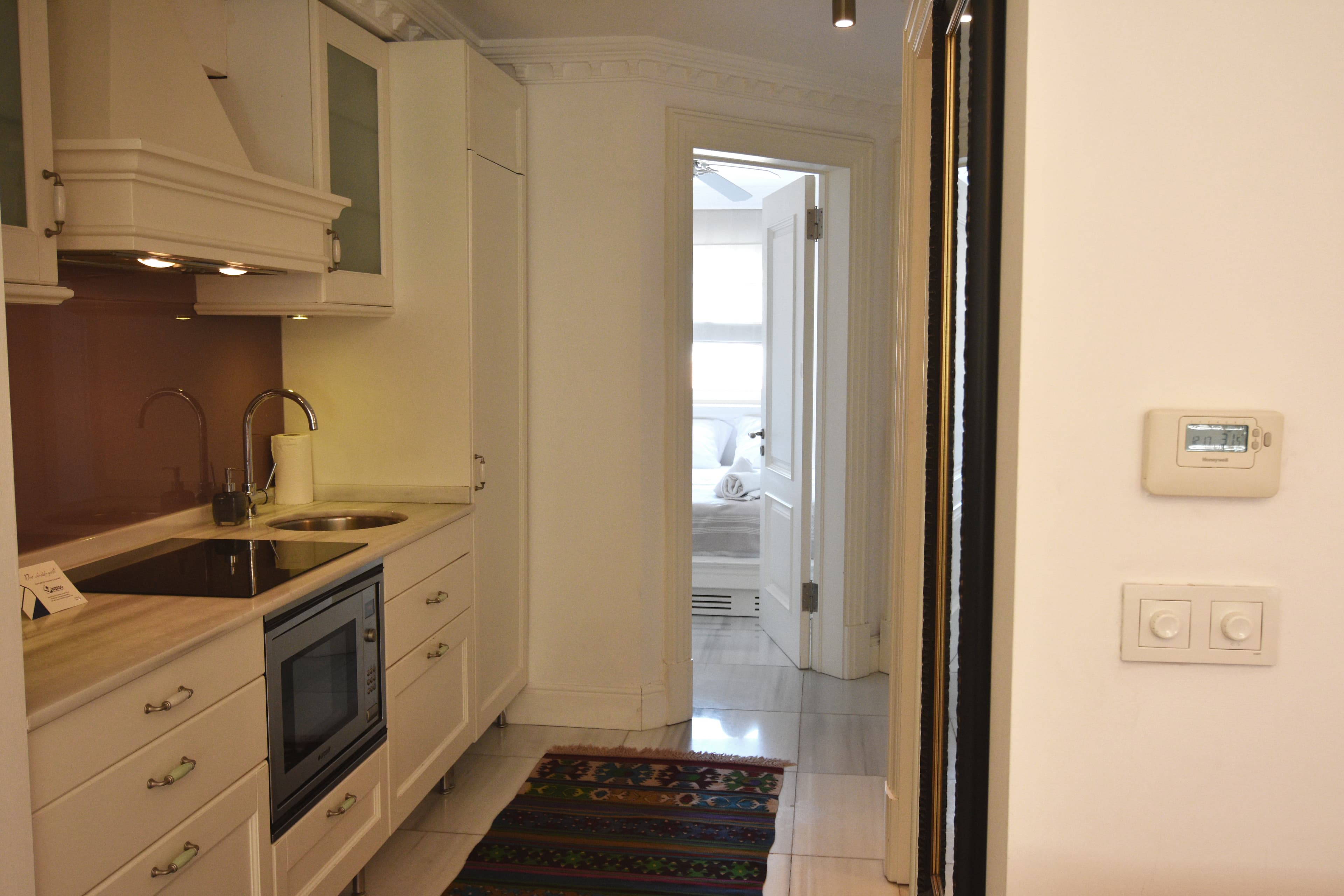 Cozy 1-Bdr Apartment in Cihangir Neighborhood, furnished apartment in Beyoğlu, Istanbul — image 11