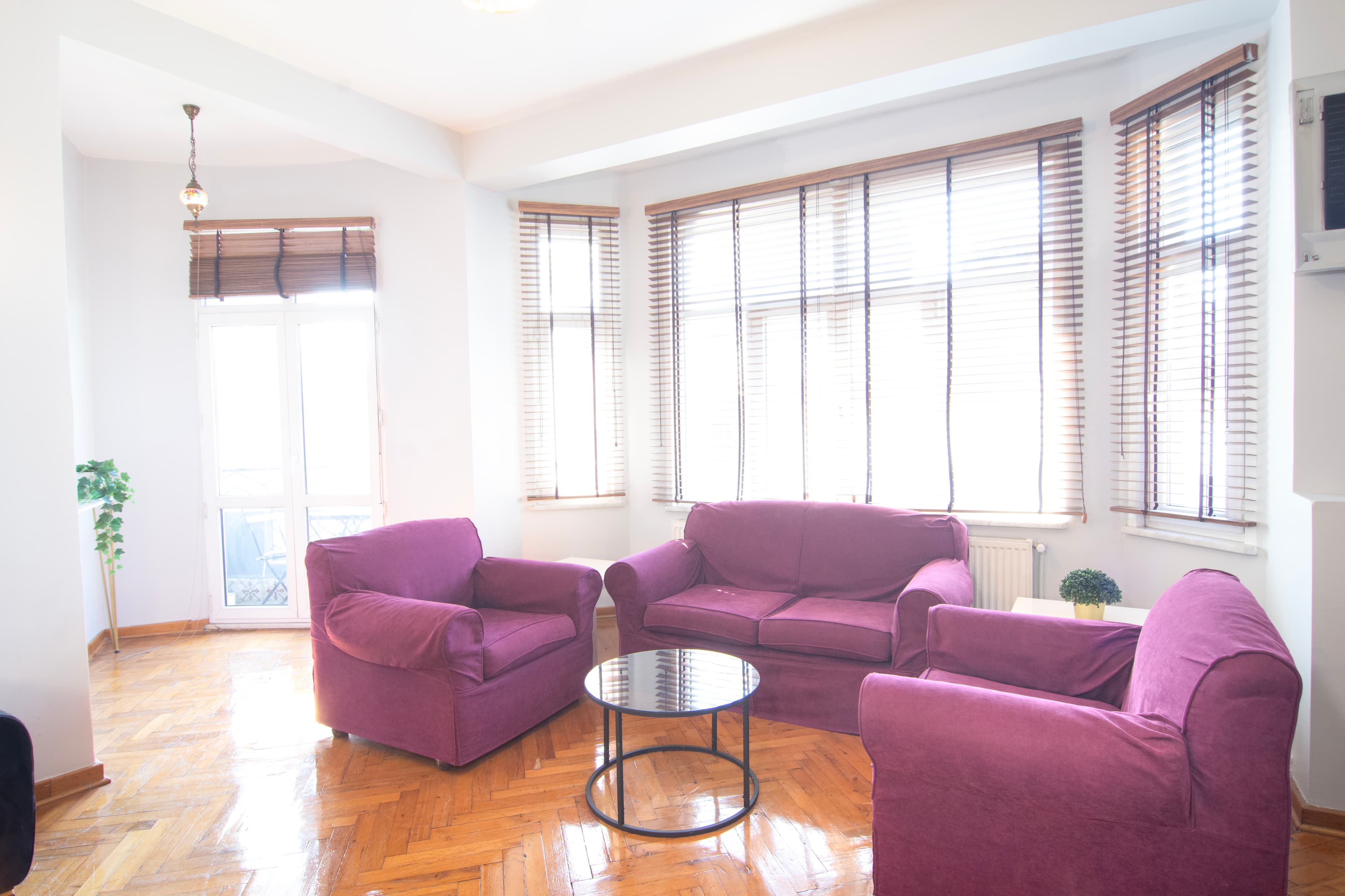 4min to Osmanbey 2 BR apart,4th floor with balcony — image 4