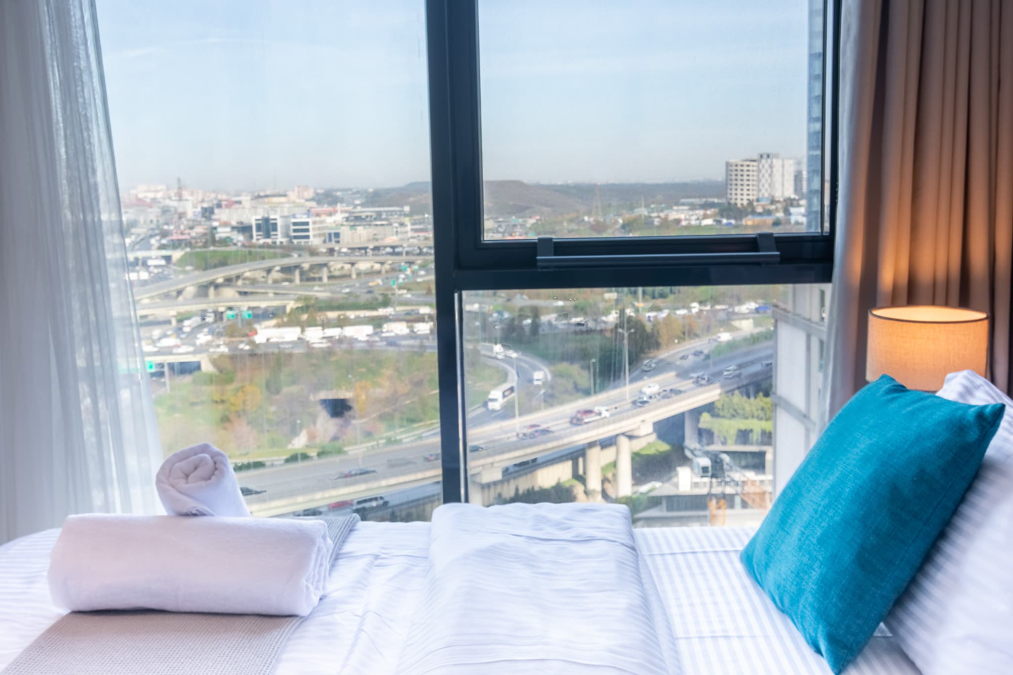 2-Bedroom Escape with city view, apartamento amueblado en Bağcılar, Istanbul — image 17